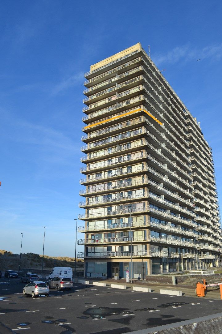 Hoofdfoto van de publicatie: Uitzonderlijk zonnig appartement met uniek zeezicht te Oostduinkerke.