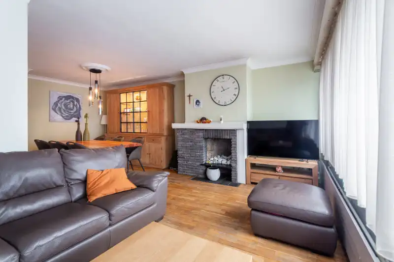 Ruime woning op toplocatie, mooie tuin, instapklaar! foto 8