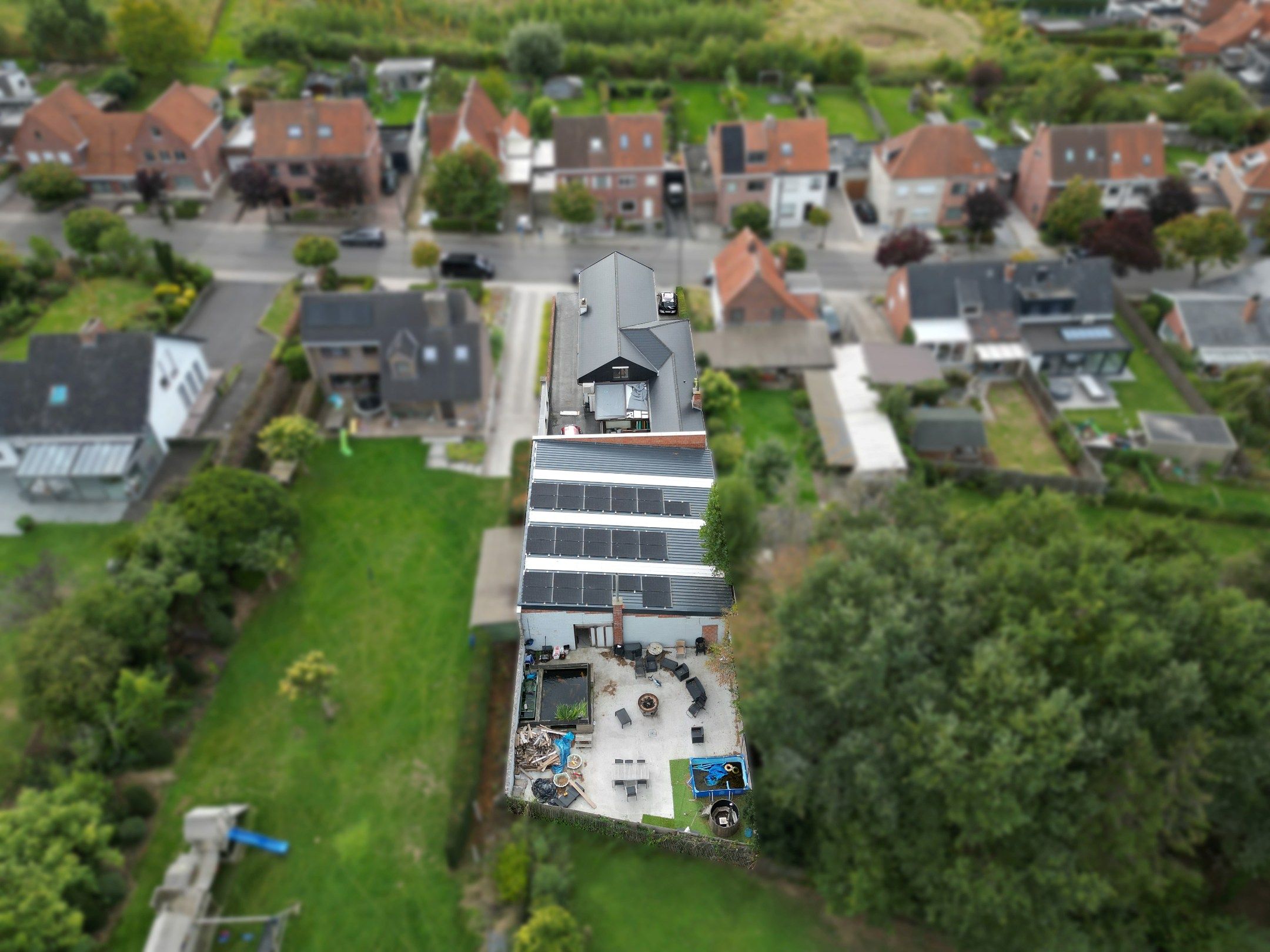 ALLEENSTAANDE GELIJKVLOERSE WONING MET MAGAZIJN EN COMMERCIELE RUIMTE foto 22