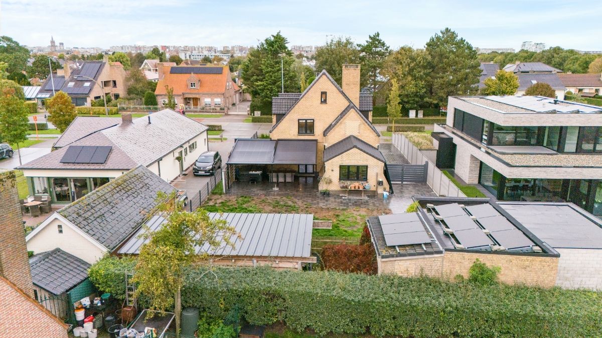 Ruime, gerenoveerde en energiezuinige villa gelegen aan de Zeebruggelaan foto 3