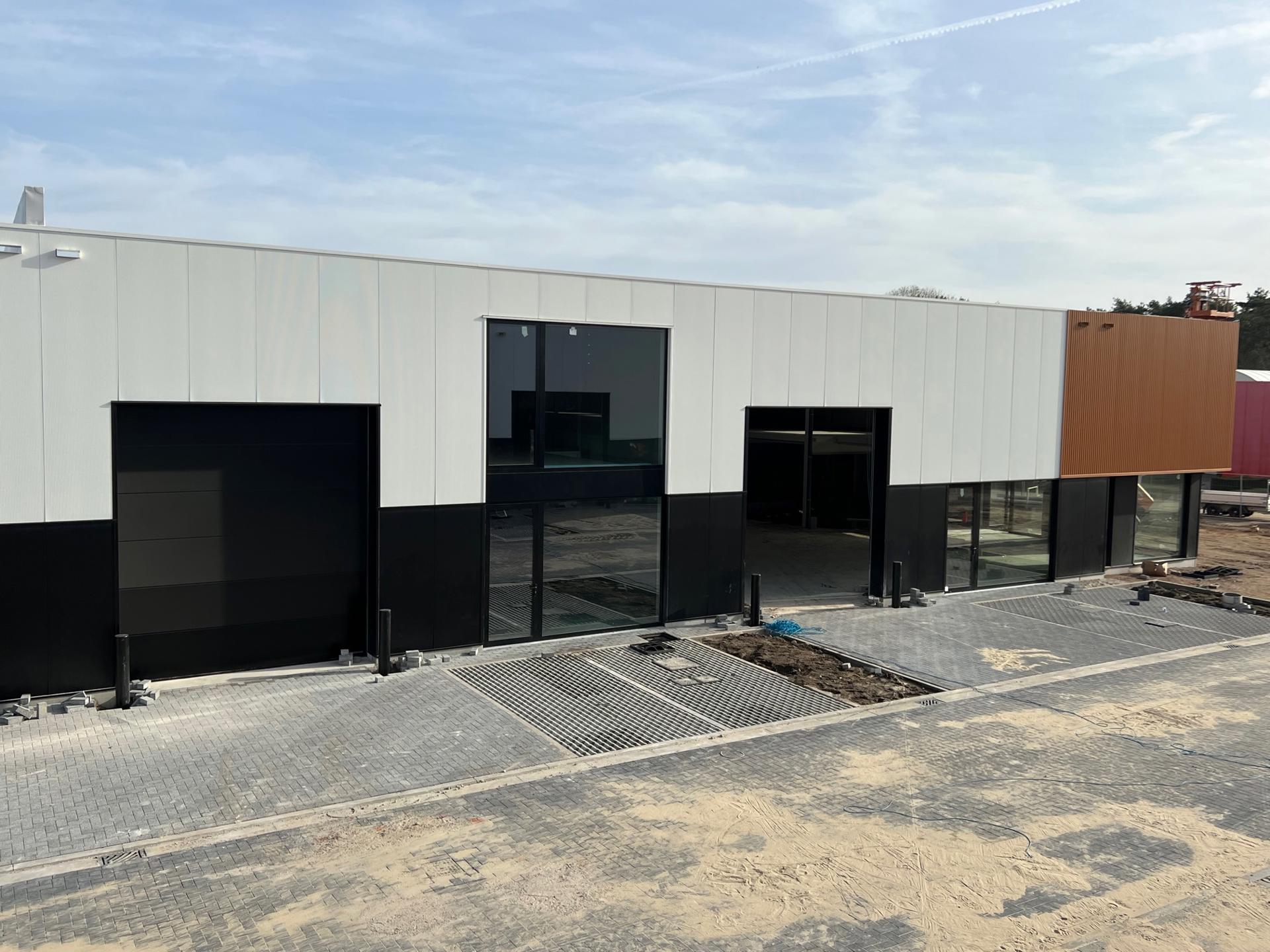 Nieuwbouw KMO-unit met twee autostaanplaatsen te Merksplas. foto 9