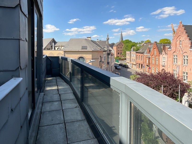 Duplex appartement in het centrum van Beveren foto 5