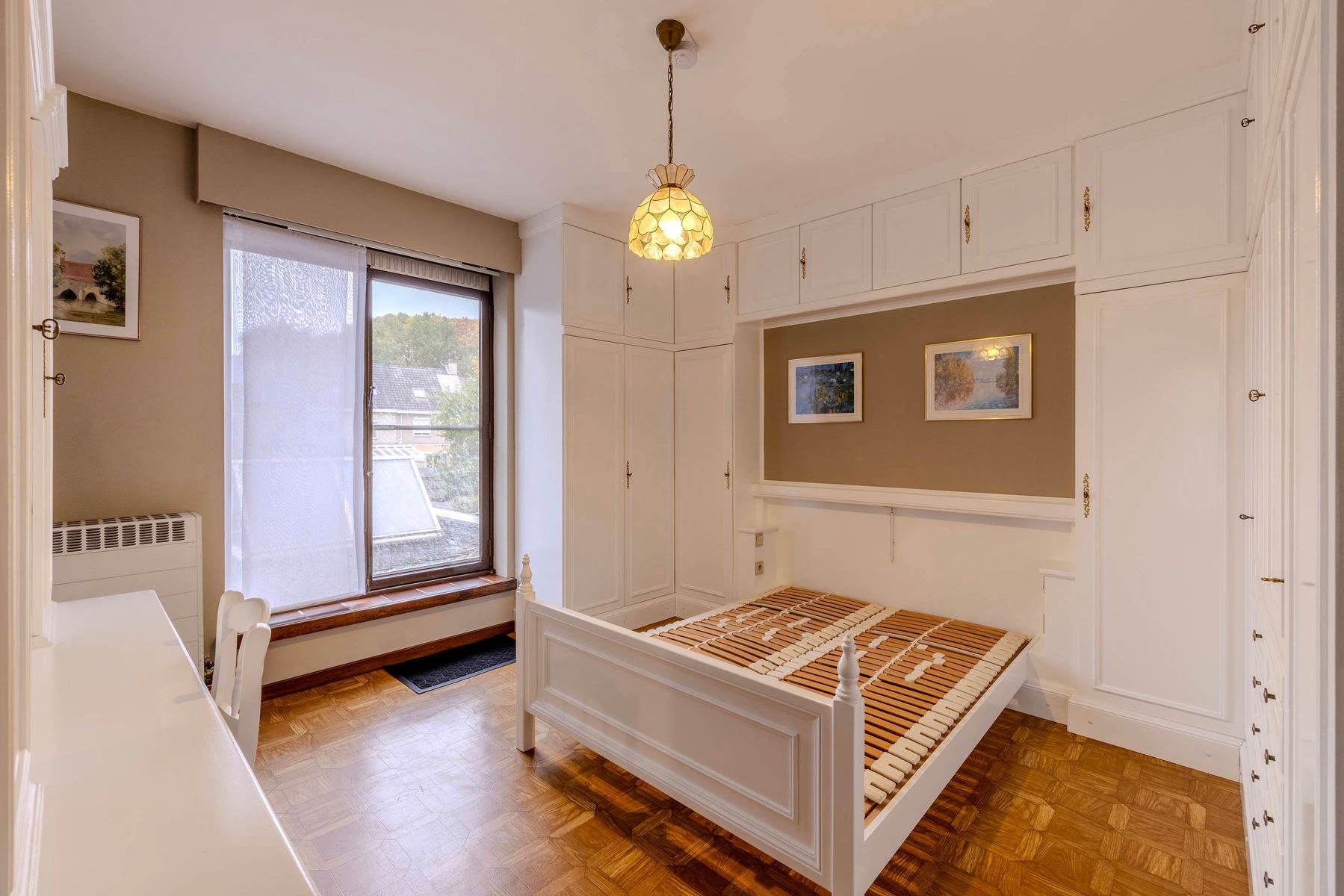 Goed onderhouden woning met 6 slpk in rustige omgeving. foto 8