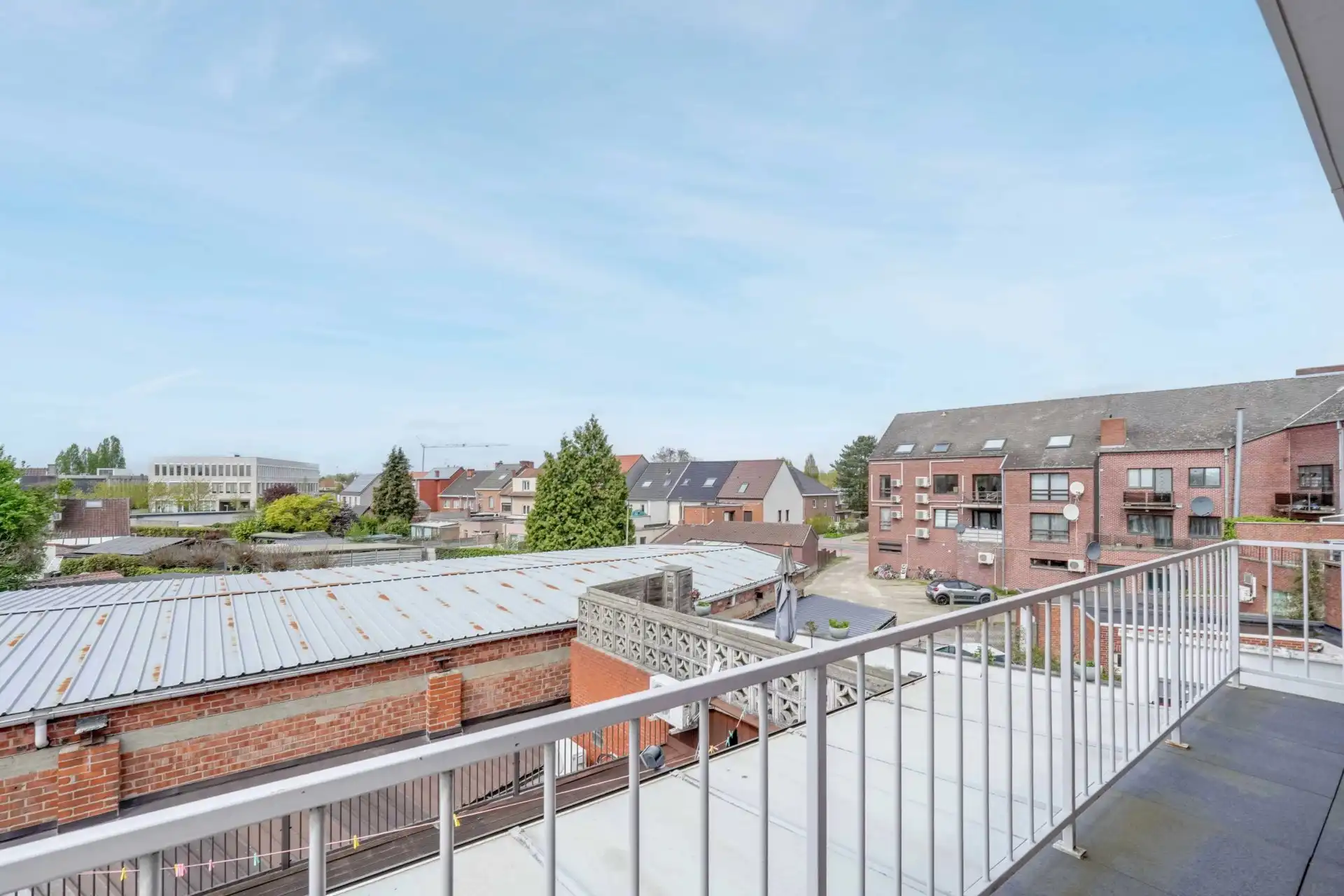 Appartement met 2 slaapkamers, terras en parking foto 7