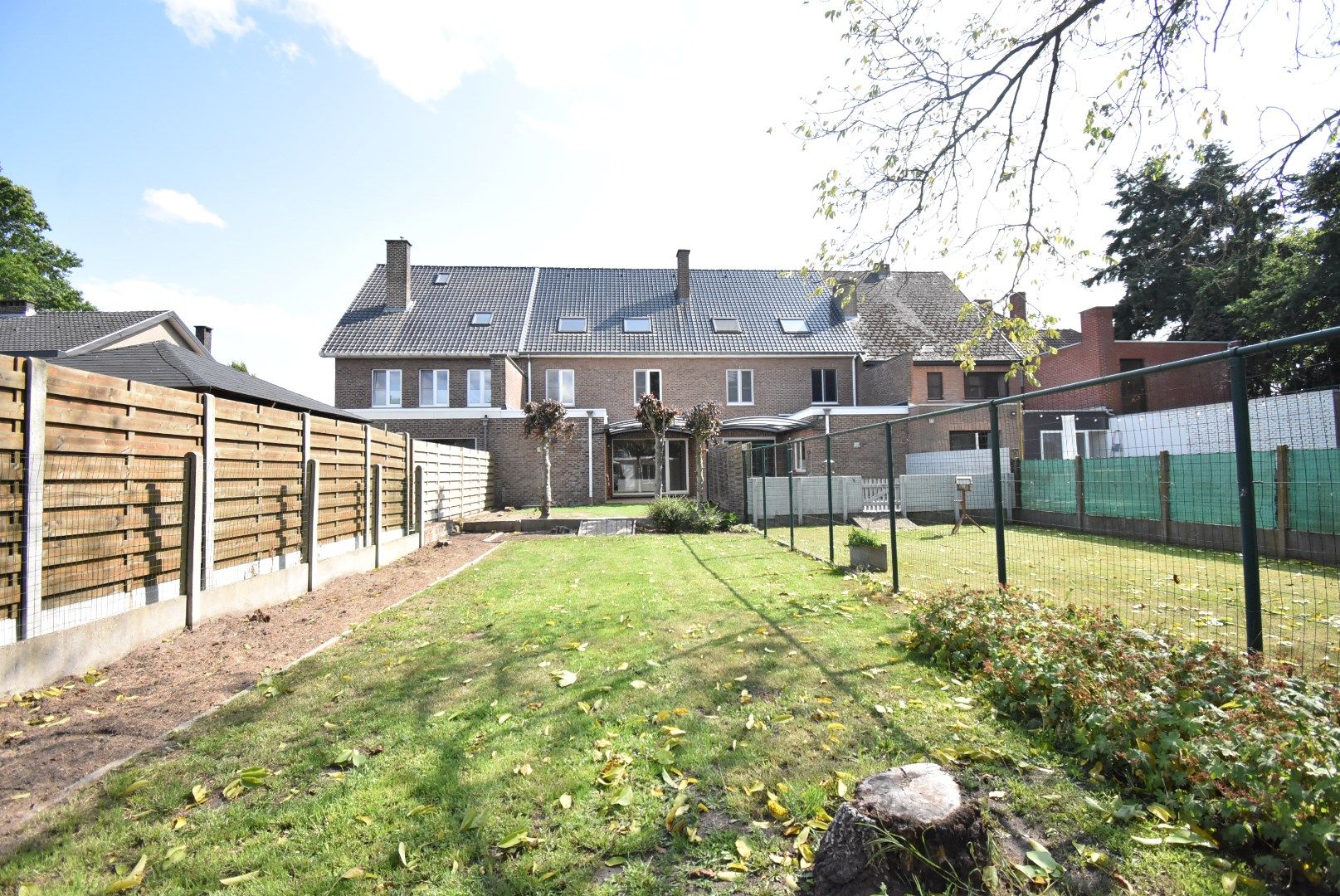 Ruime woning in Kiewit met 8 slaapkamers en gezellige tuin foto 2