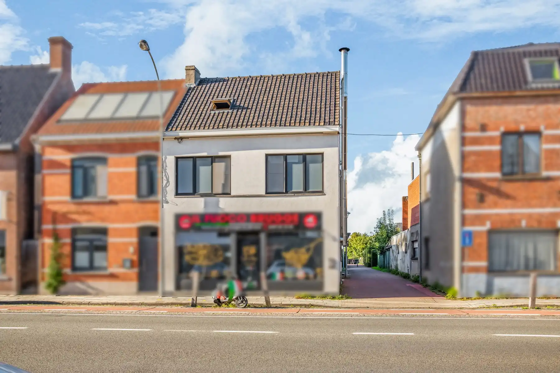 Ruime duplex met zonnig terras en garage/loods foto {{pictureIndex}}