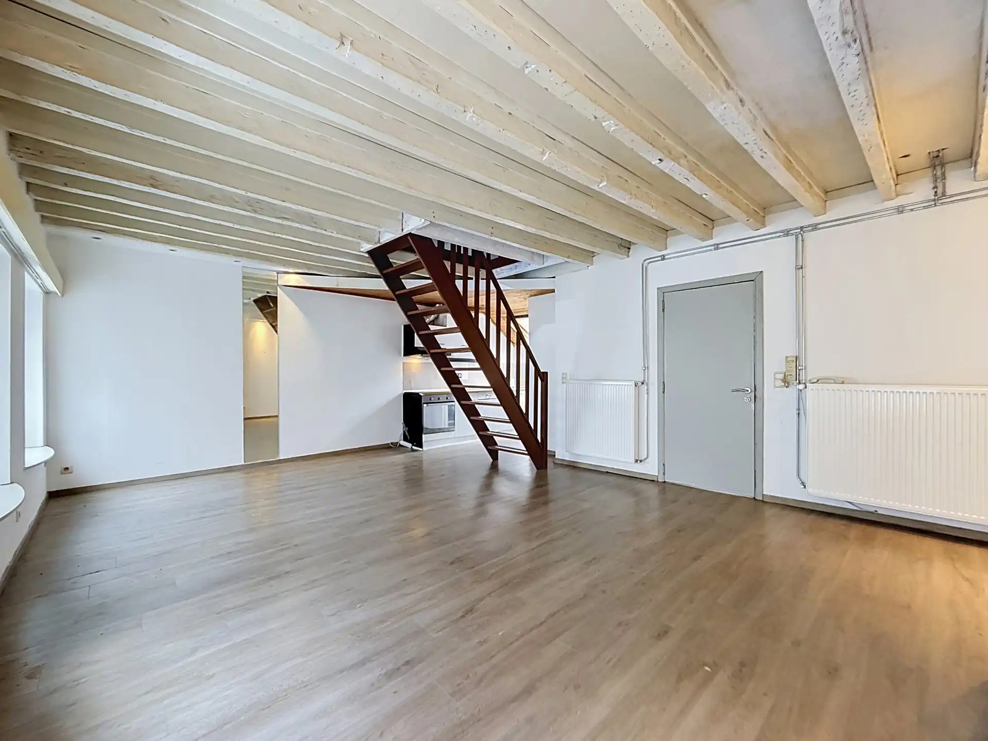 Centraal gelegen duplex appartement met 1 slaapkamer foto 2