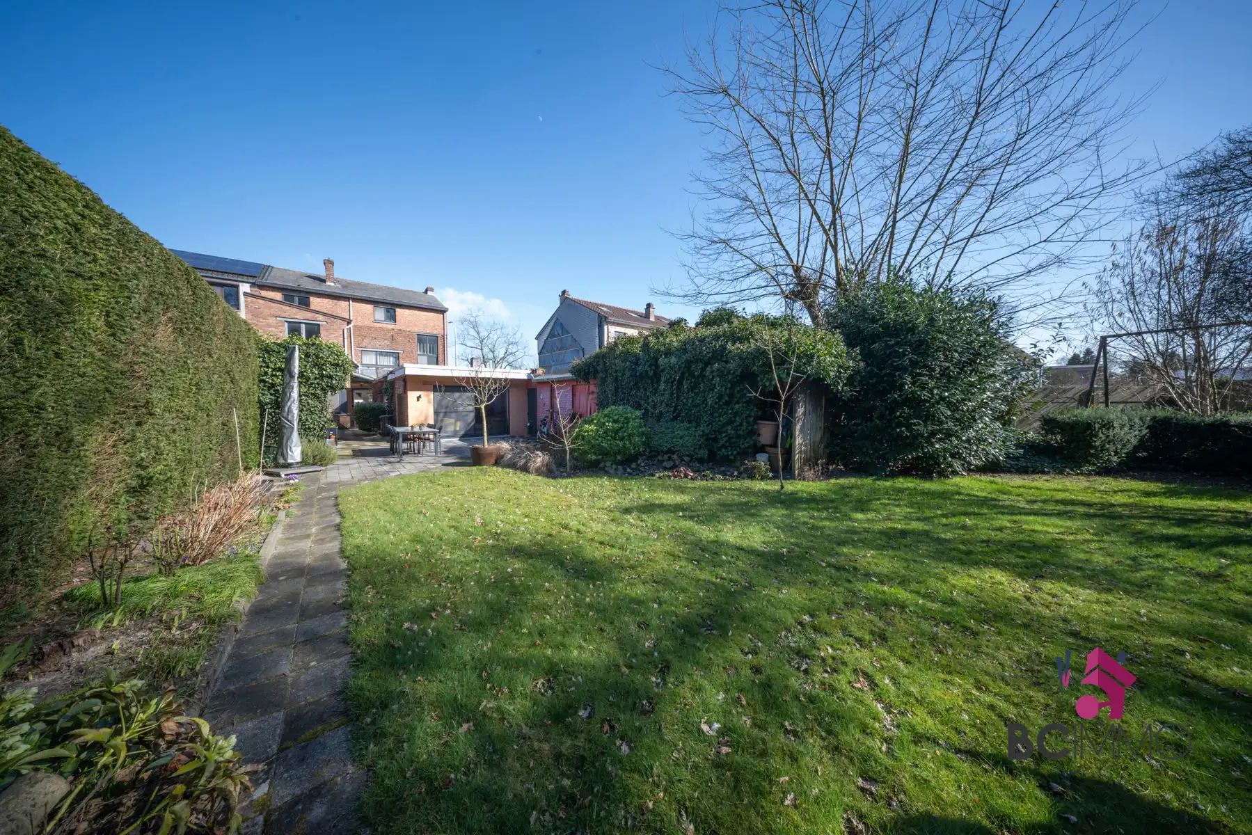 Ruime woning met praktijkruimte en 6 slaapkamers te Genk foto 29