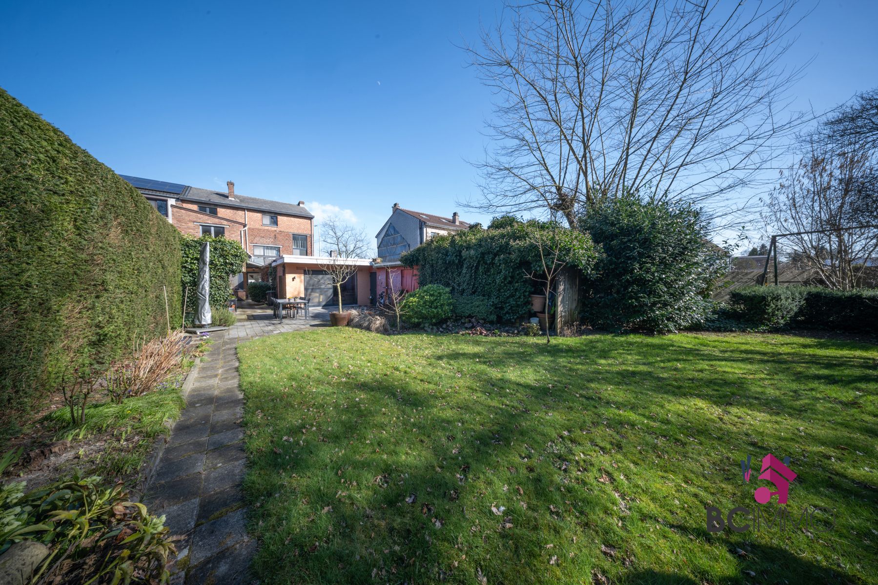 Ruime woning met praktijkruimte en 6 slaapkamers te Genk foto 29