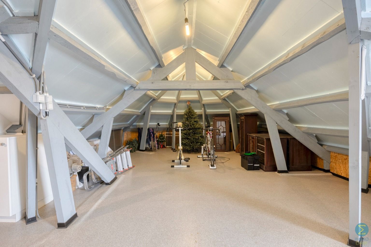 Instapklare laagbouwwoning op perceel van 1903m² foto 16