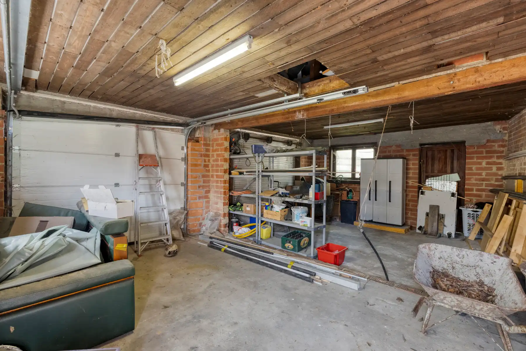 TE KOOP - instapklare woning met 3 slaapkamers en garage foto 24