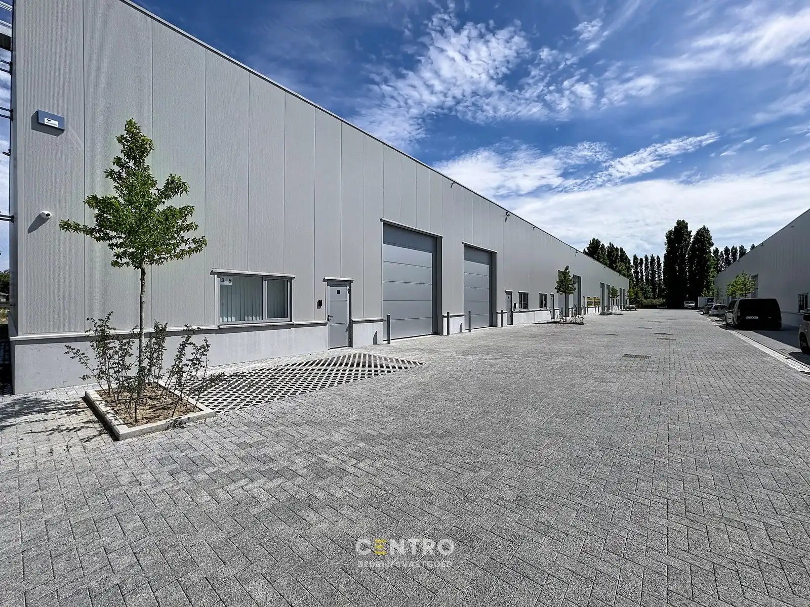 Industrieel-magazijn-logistiek te huur 8370 Blankenberge