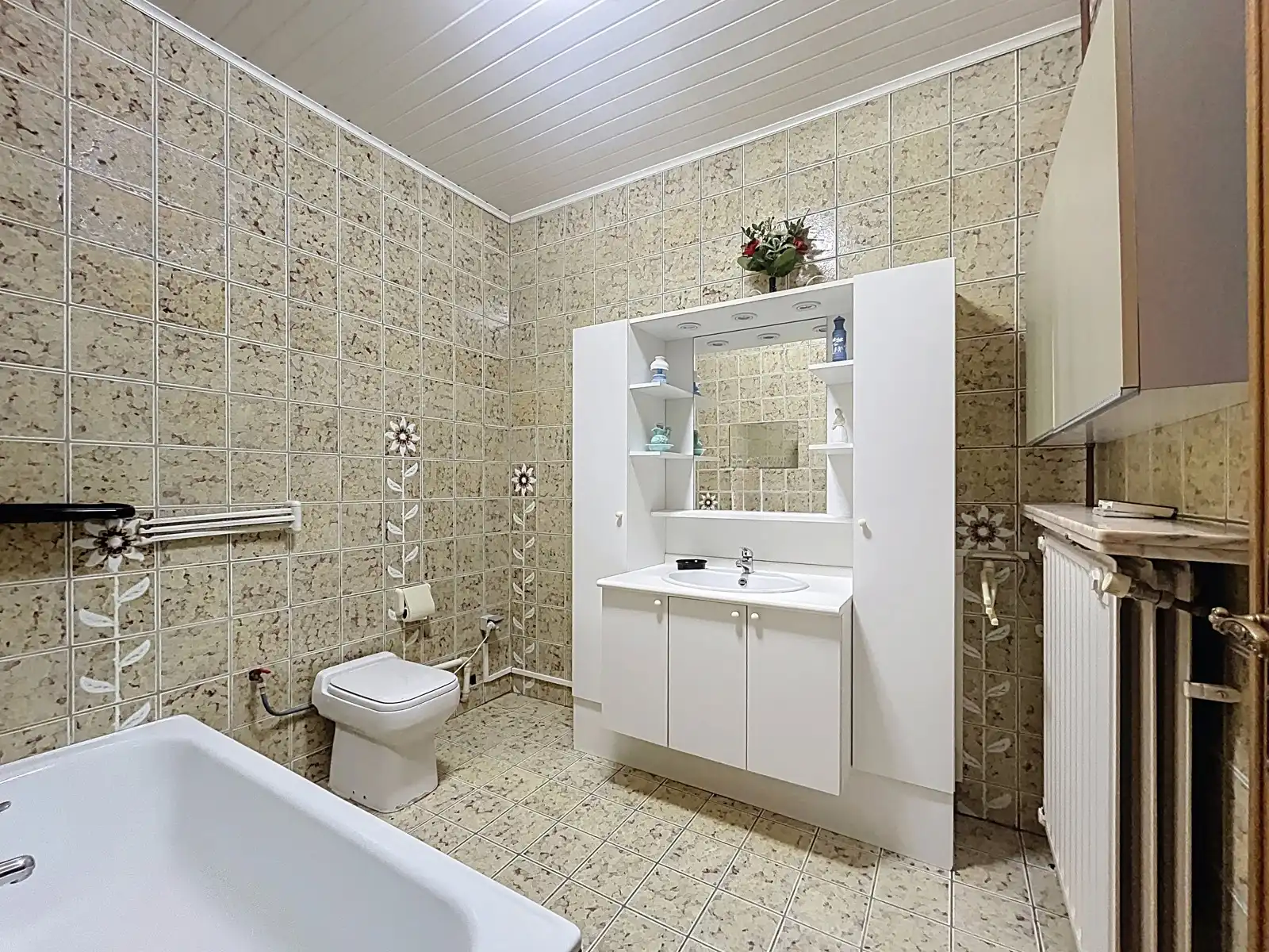 Rustig gelegen, Ruime Bungalow met 3 SLPK, Tuin én Garage! foto 12