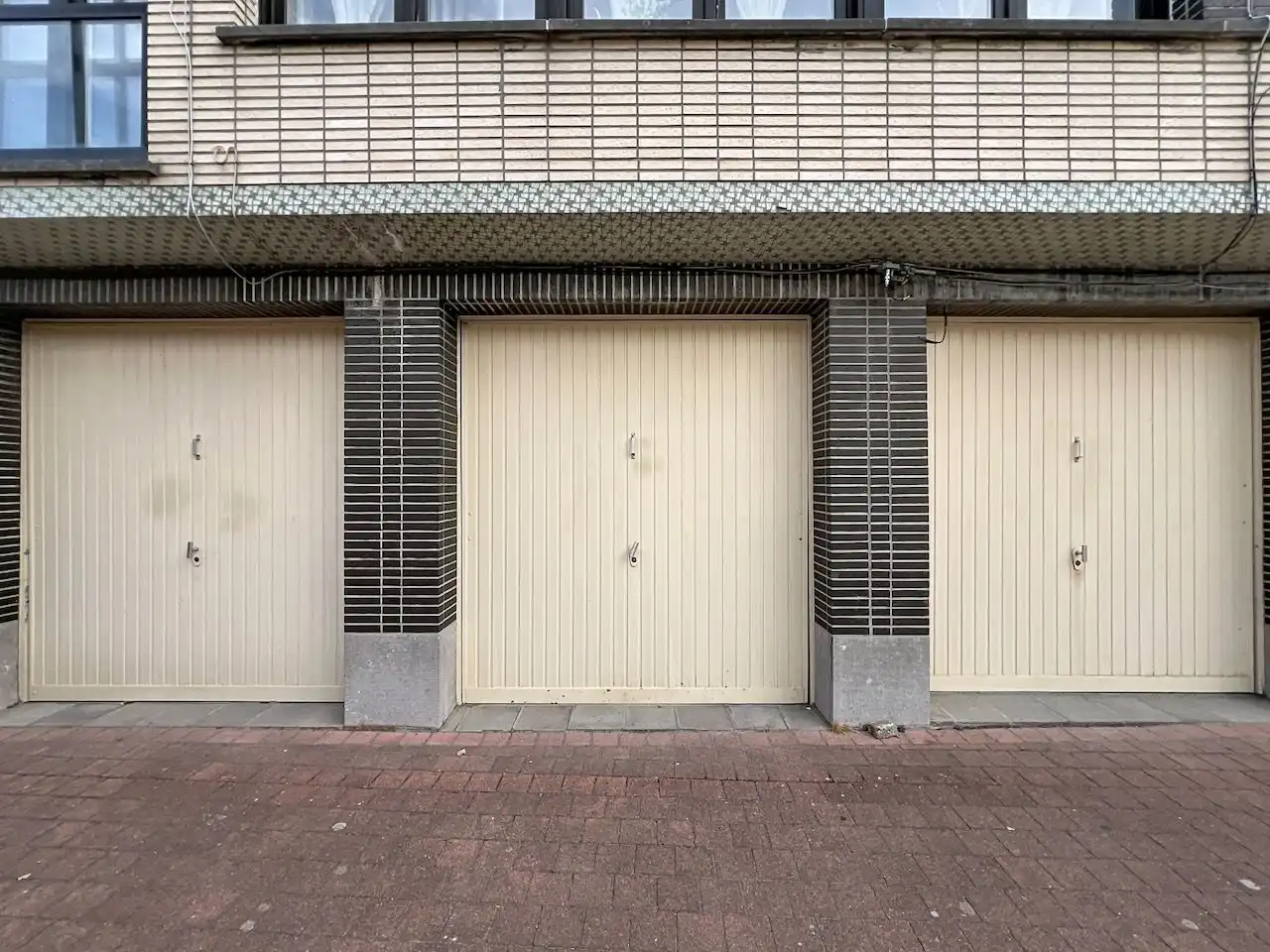 Gemakkelijk inrijdbare garage ter hoogte van het station. foto 2