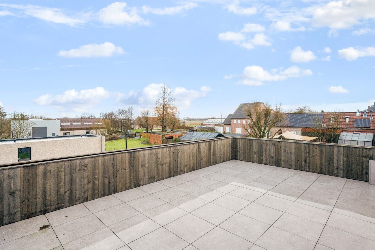 Bijzonder ruim appartement met groot terras foto 11