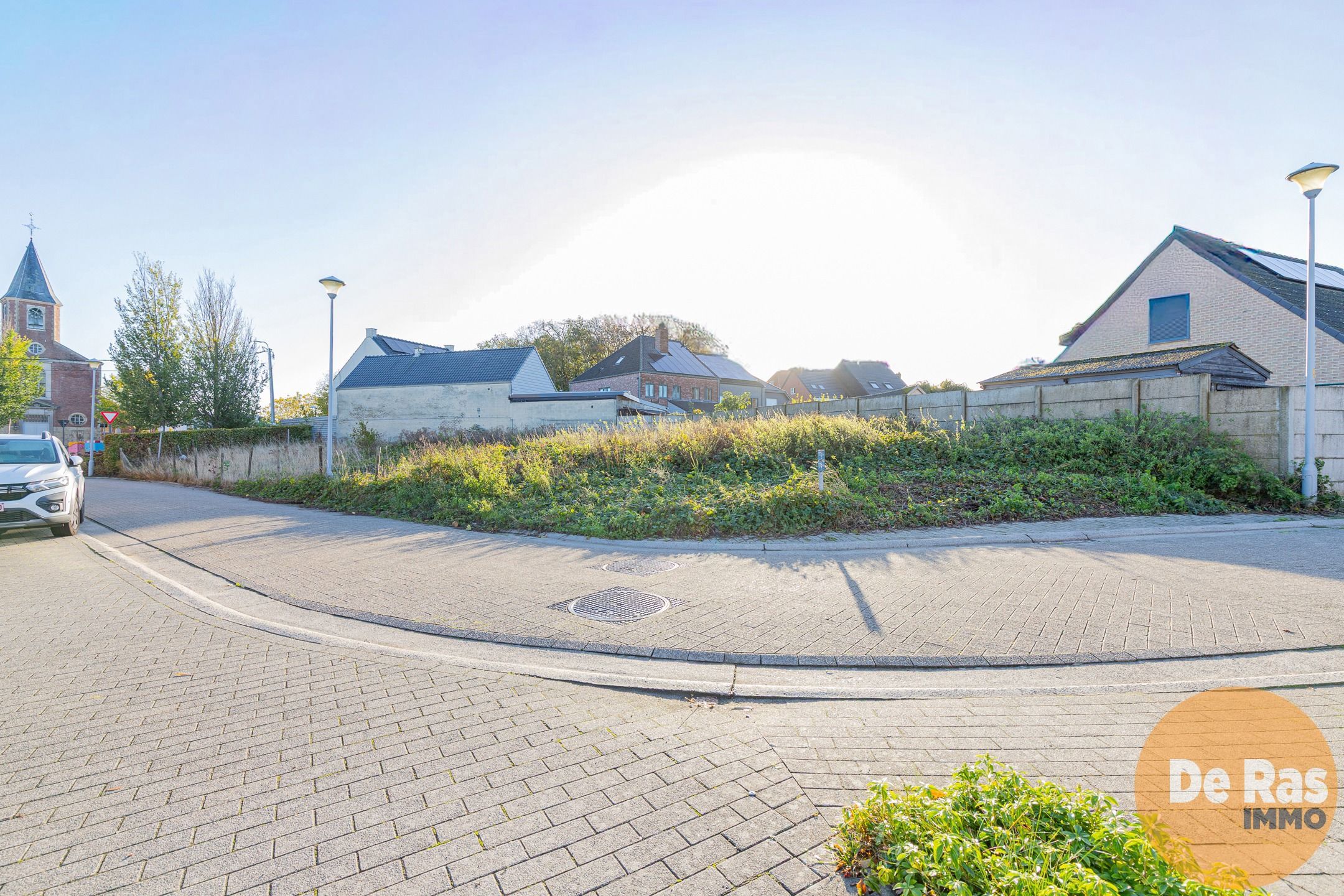 WANZELE –Mooie bouwgrond, geschikt voor HOB, in dorpscentrum foto {{pictureIndex}}