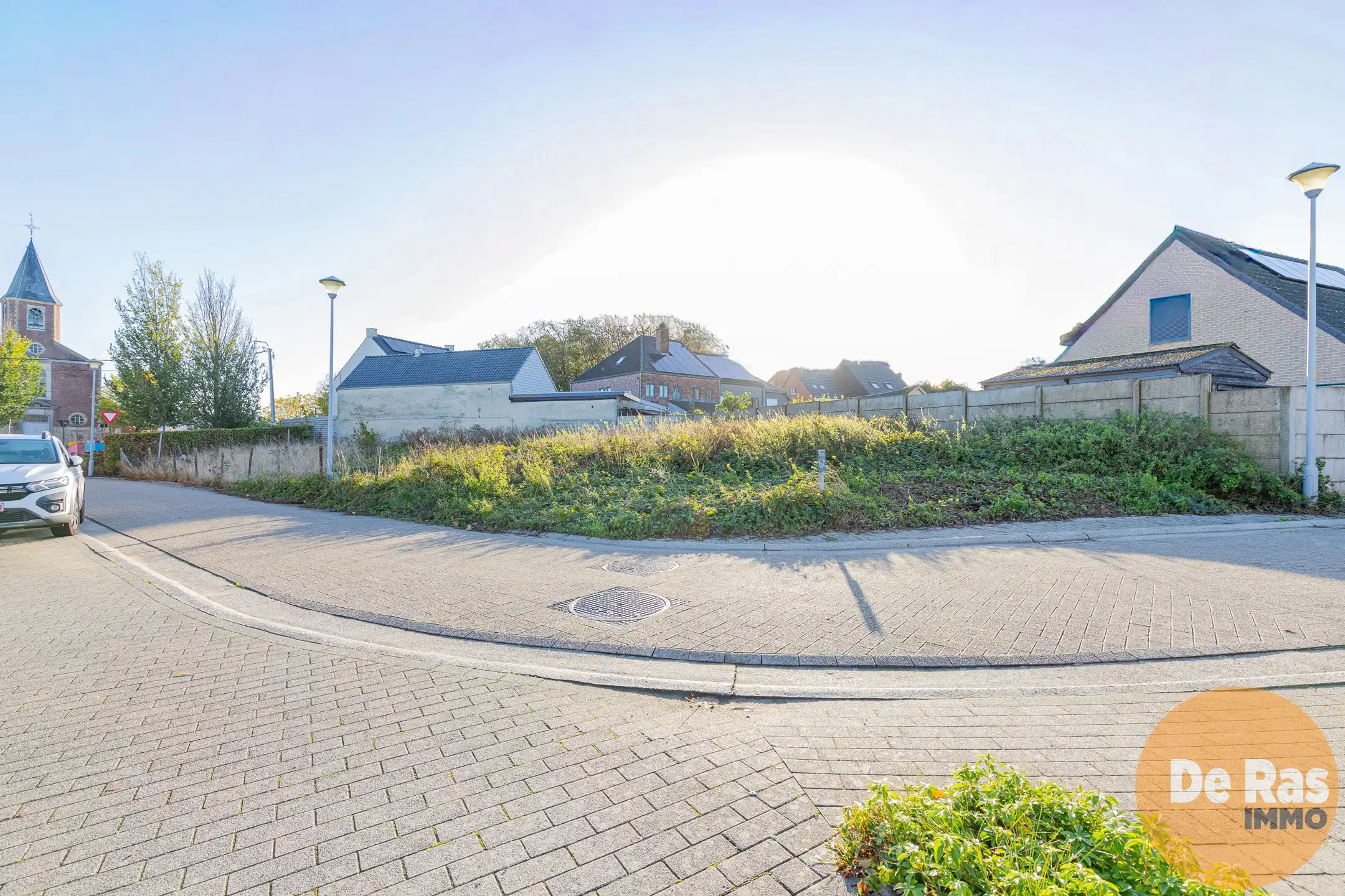 WANZELE –Mooie bouwgrond, geschikt voor HOB, in dorpscentrum foto {{pictureIndex}}