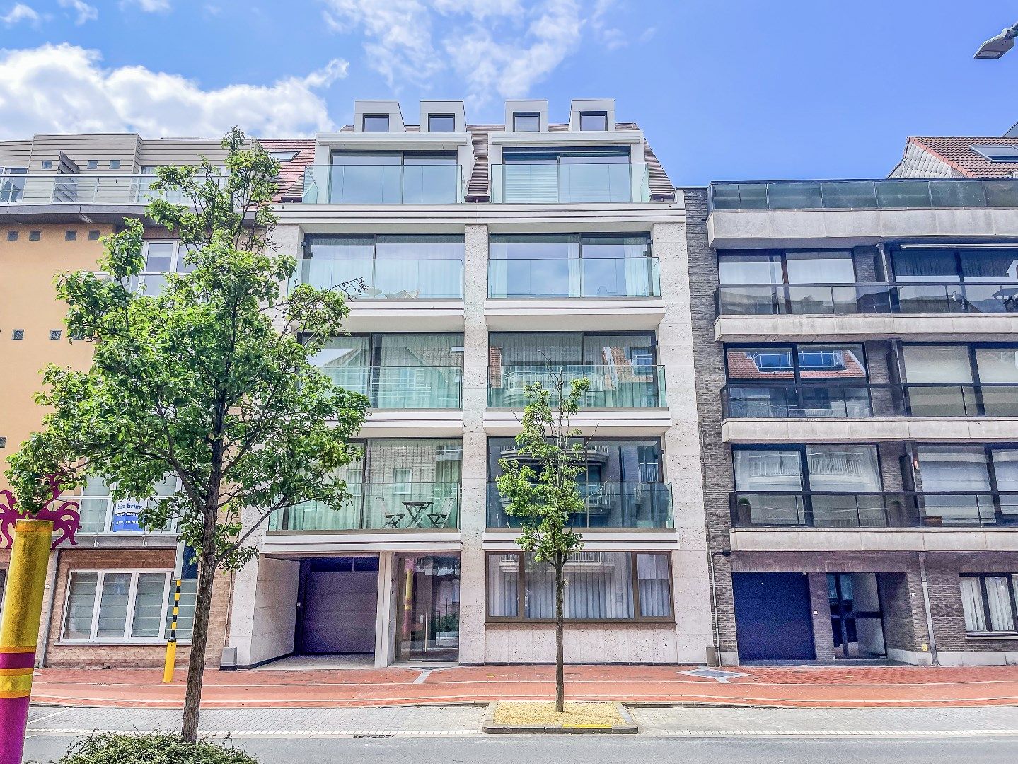 Nieuw appartement gelegen in het centrum van Knokke ( P. Parmentierlaan).  foto 2