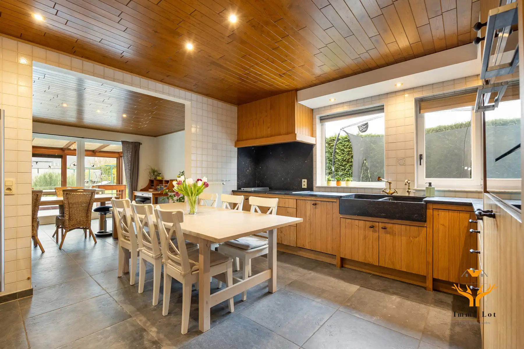 Instapklare gezinswoning met 7 slpk en tal van mogelijkheden foto 7