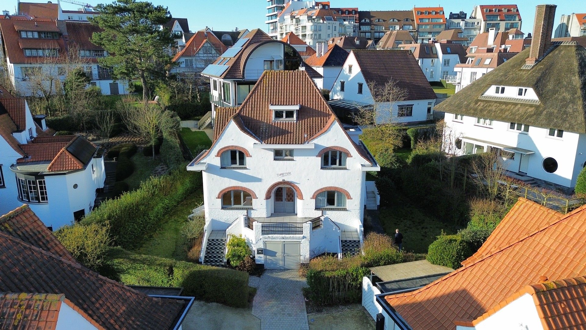 Hoofdfoto van de publicatie: Villa "Zomerrust" : Een tijdloze parel in Duinbergen