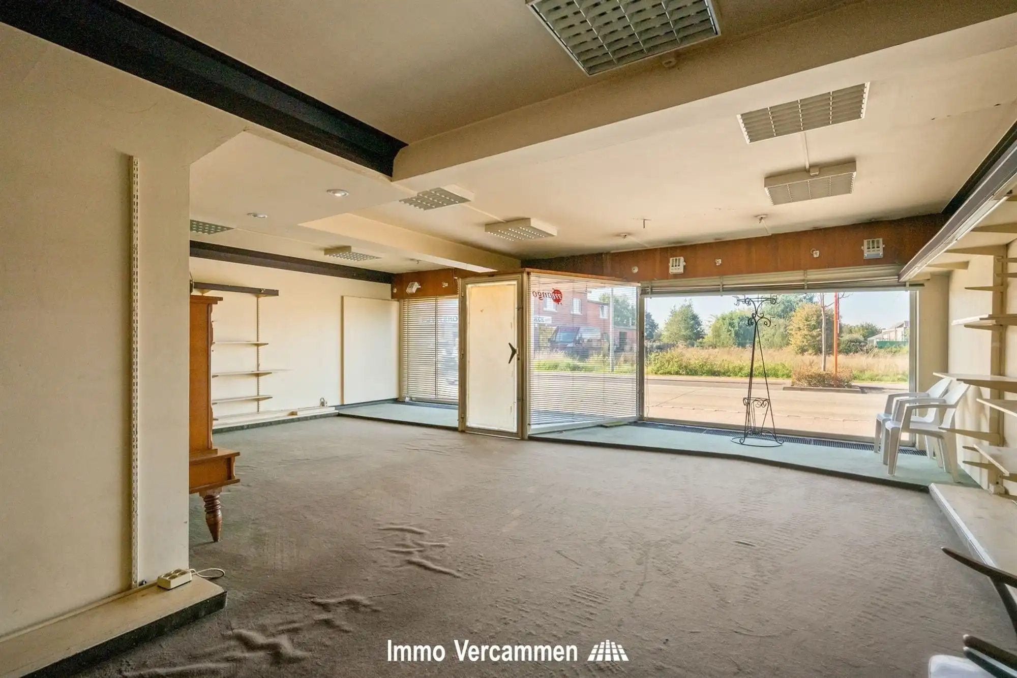 Te renoveren woning met commerciële ruimte in Schriek foto 5