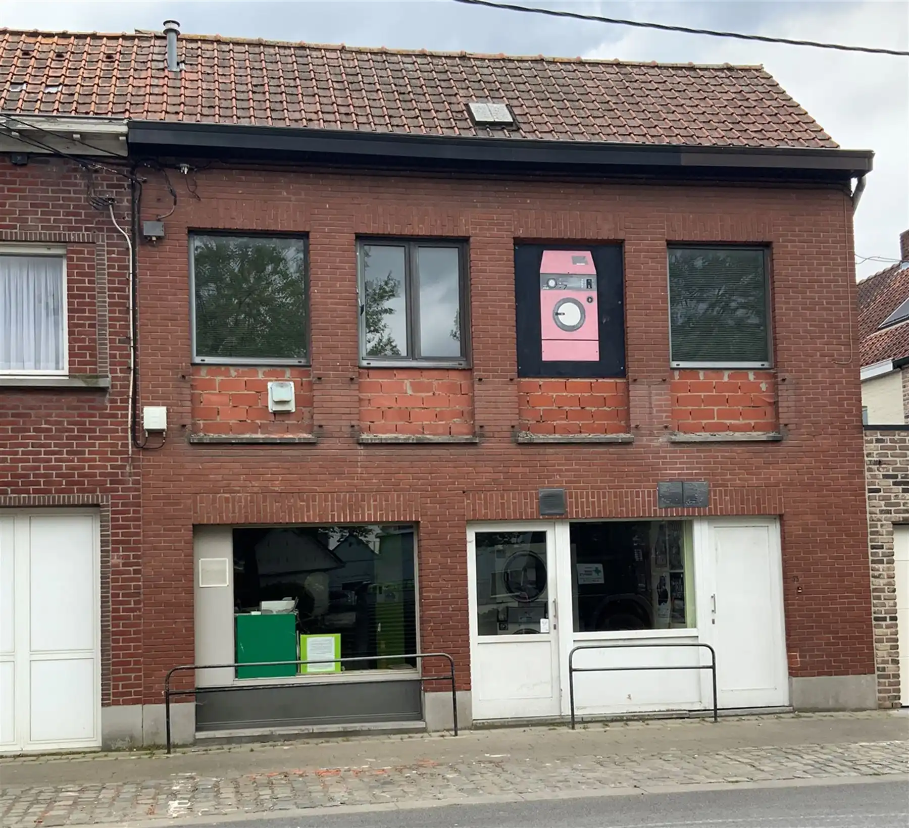 Hoofdfoto van de publicatie: te renoveren woning met diverse mogelijkheden