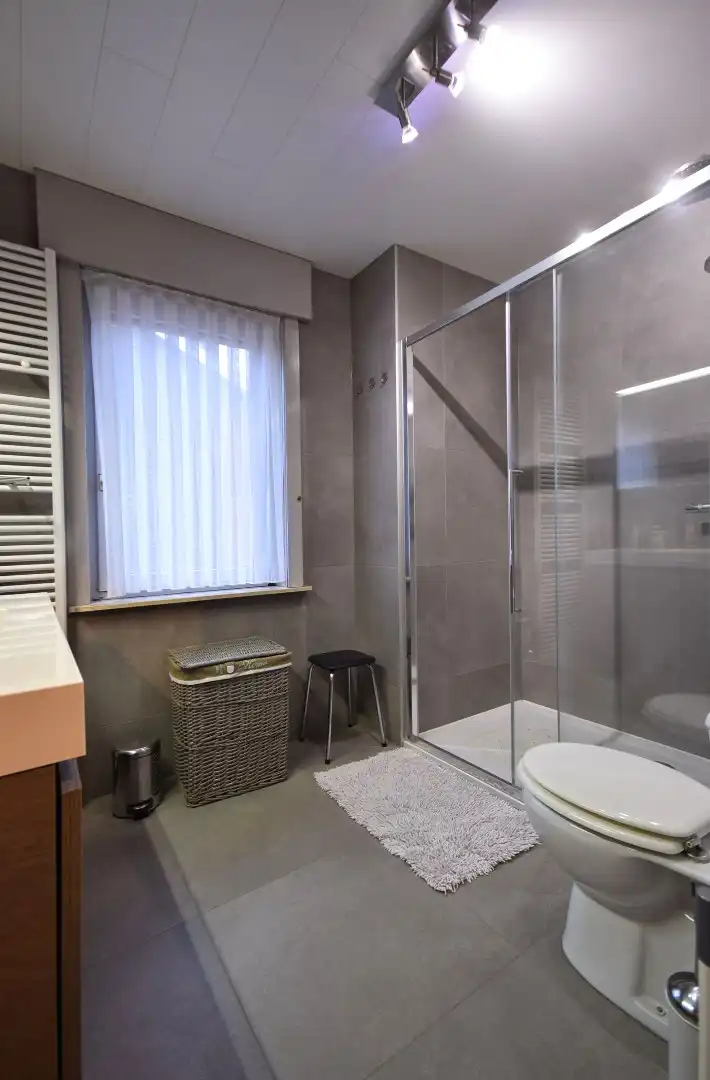 ZEER RUIME EN GOED ONDERHOUDEN HALF OPEN BEBOUWING foto 11