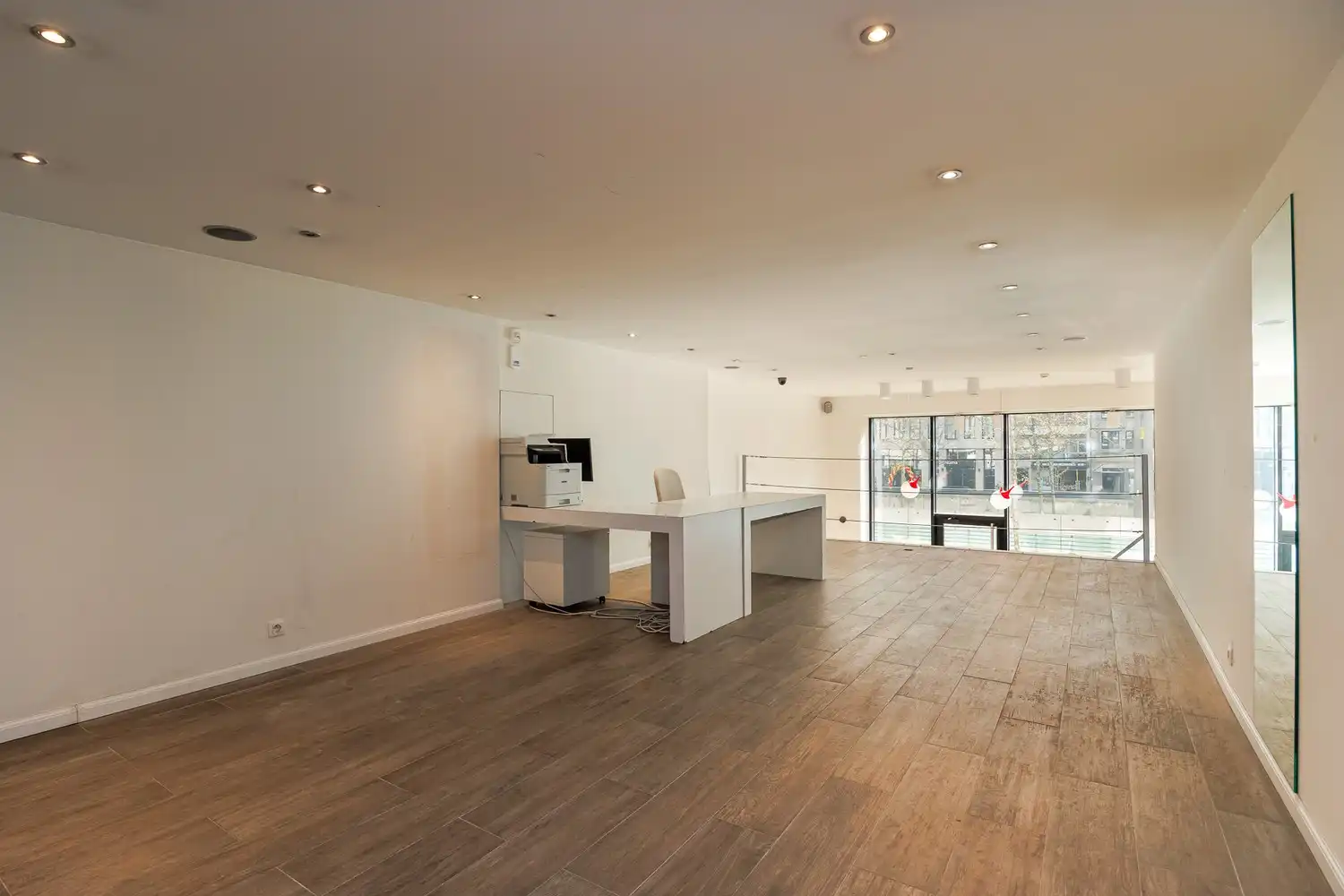 Zeer ruim handelspand van 341 m² in hartje Antwerpen! foto 14