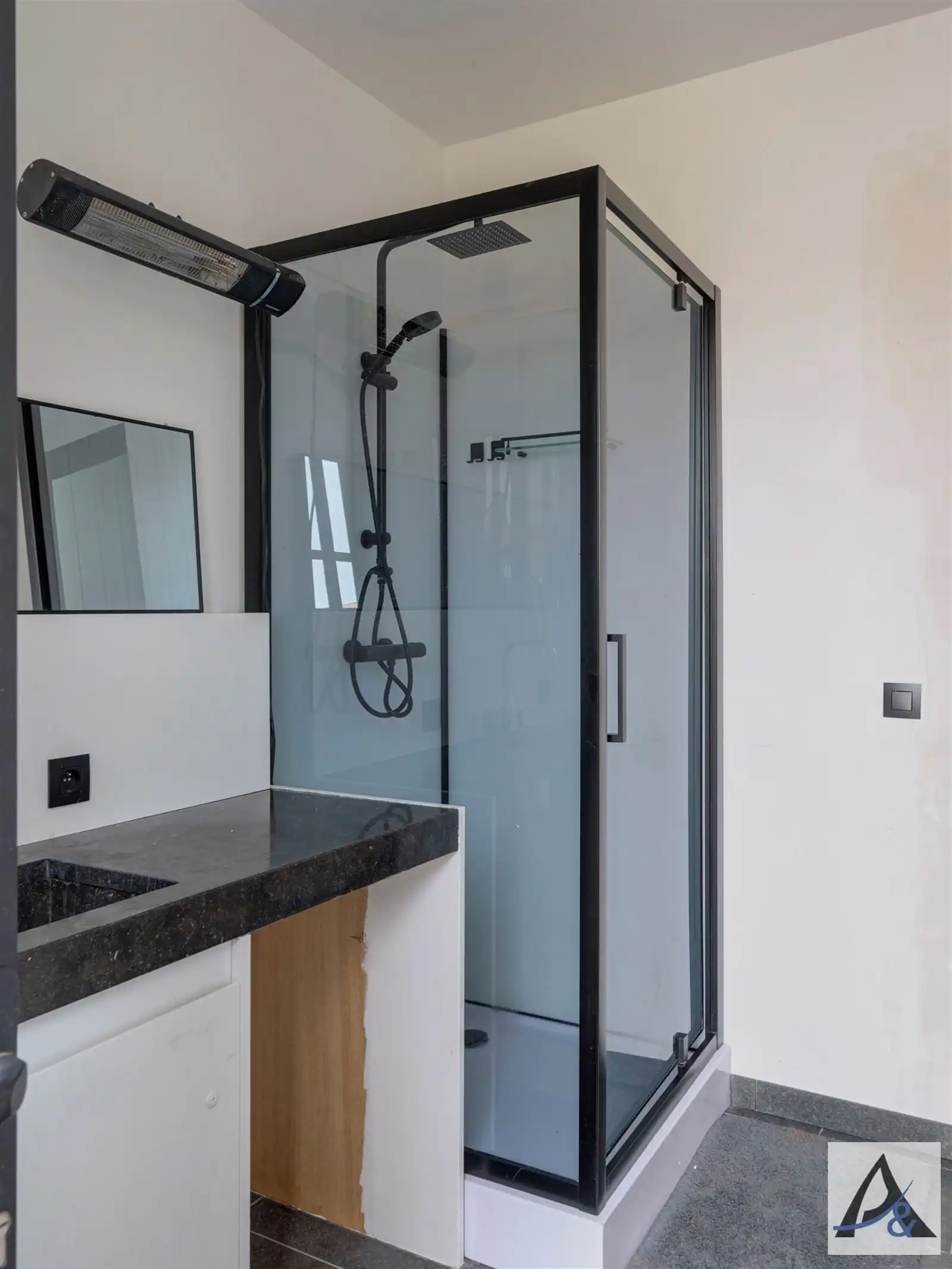 Totaal gerenoveerde, instapklare gezinswoning te koop in het hart van Munsterbilzen! foto 19