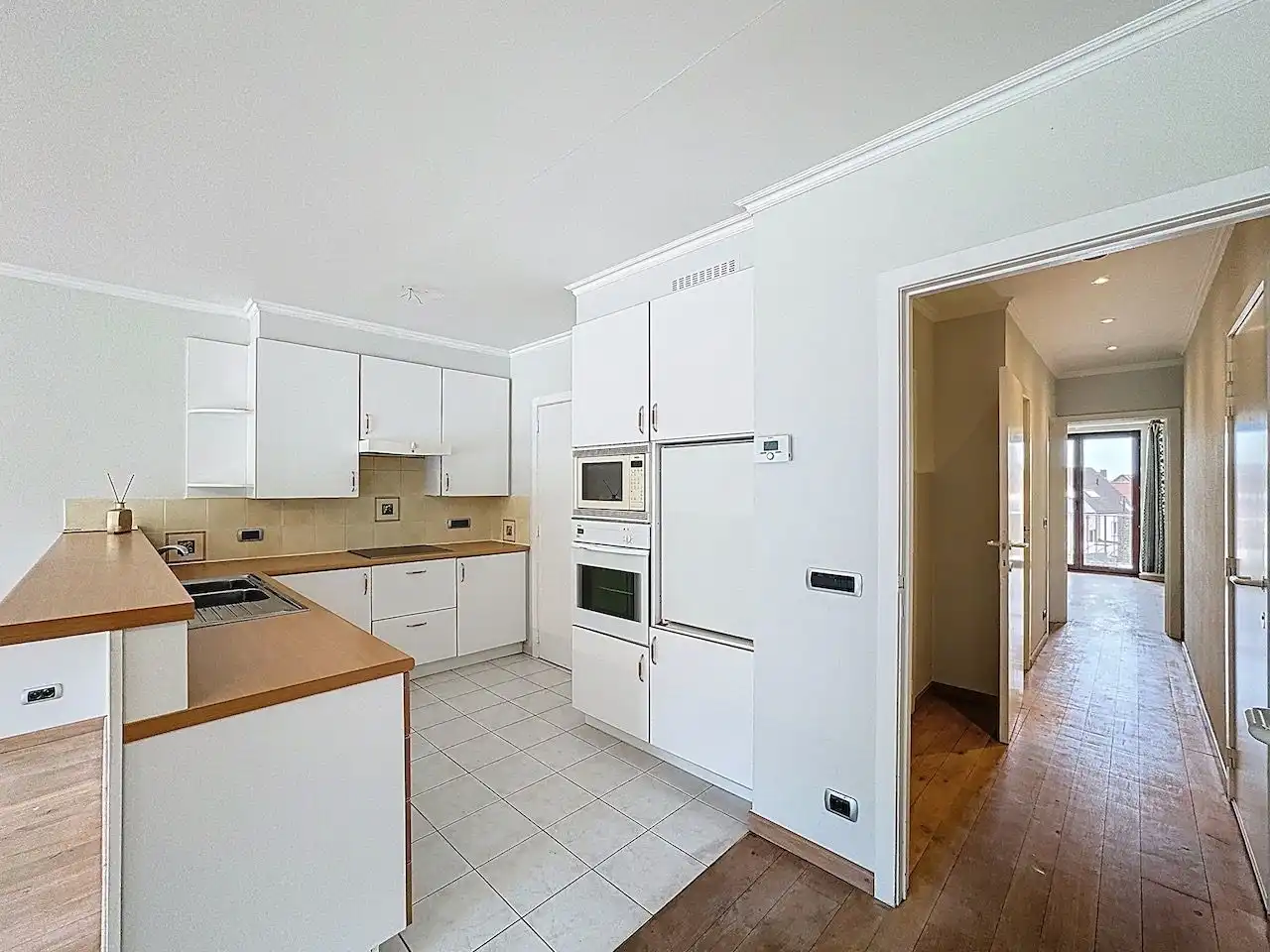 Ruim en lichtrijk appartement gelegen op de tweede verdieping van een goed onderhouden residentie foto 11