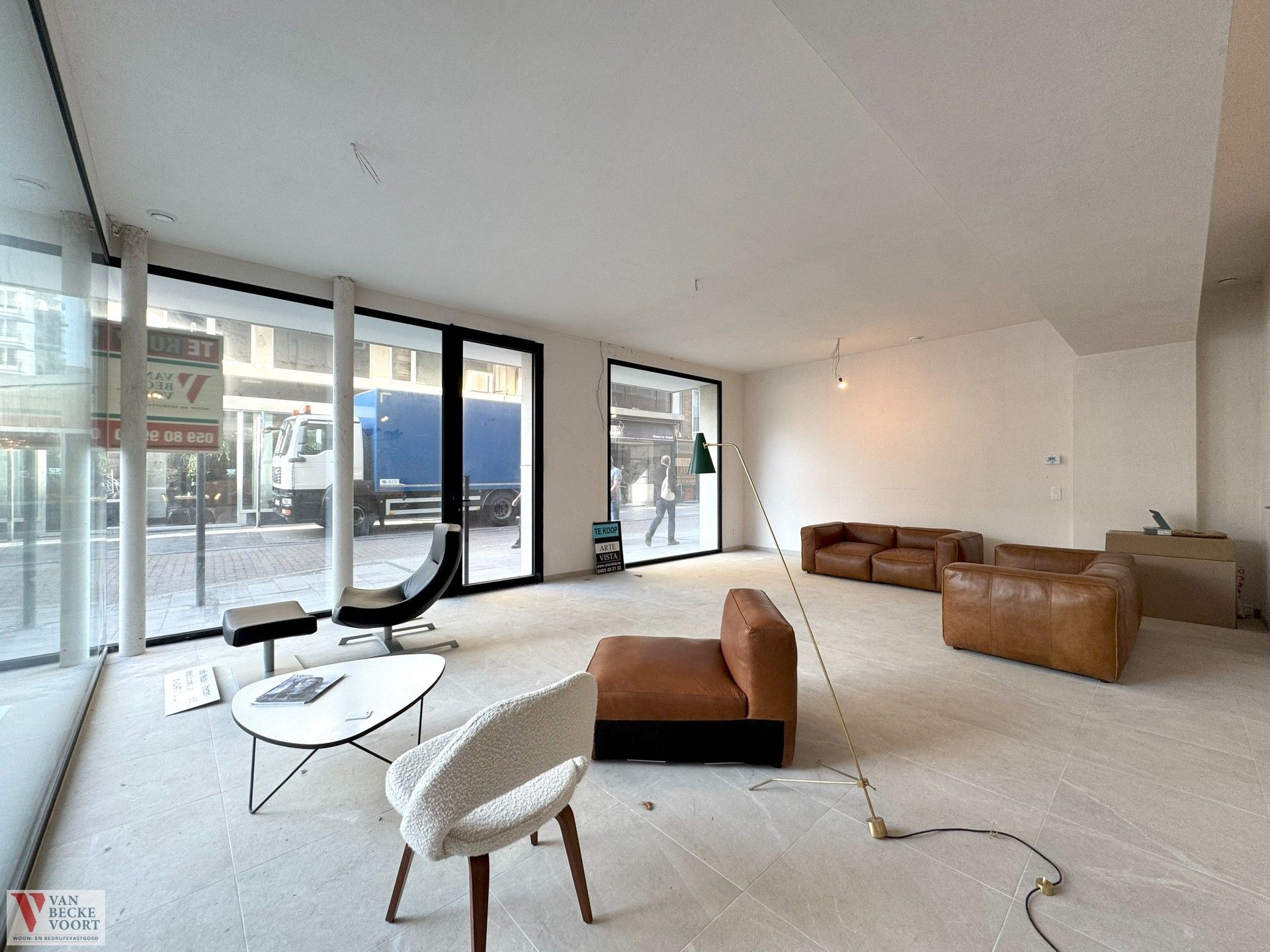 Handelsgelijkvloers 75m² in nieuwbouwresidentie foto 4