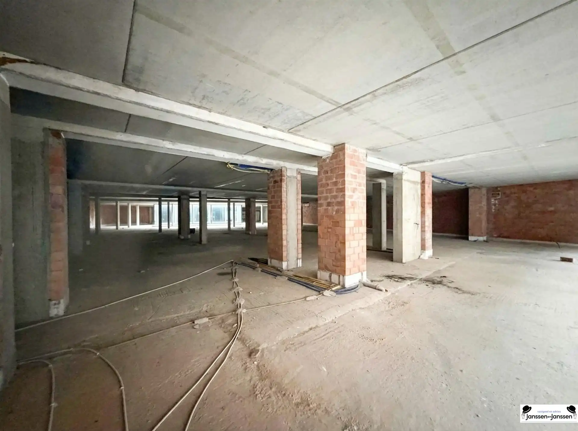 Commercieel gelijkvloers in het centrum van Brasschaat foto 4