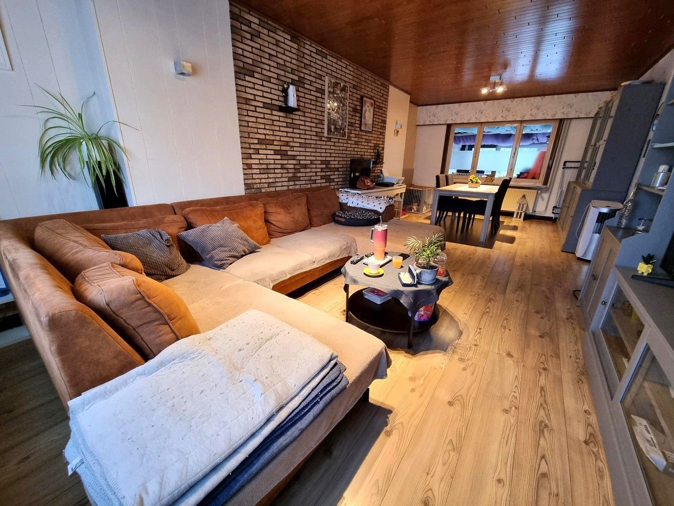 Ruime gezinswoning 4slks – ideaal voor groot gezin of combi zelfstandige activiteit. foto 8