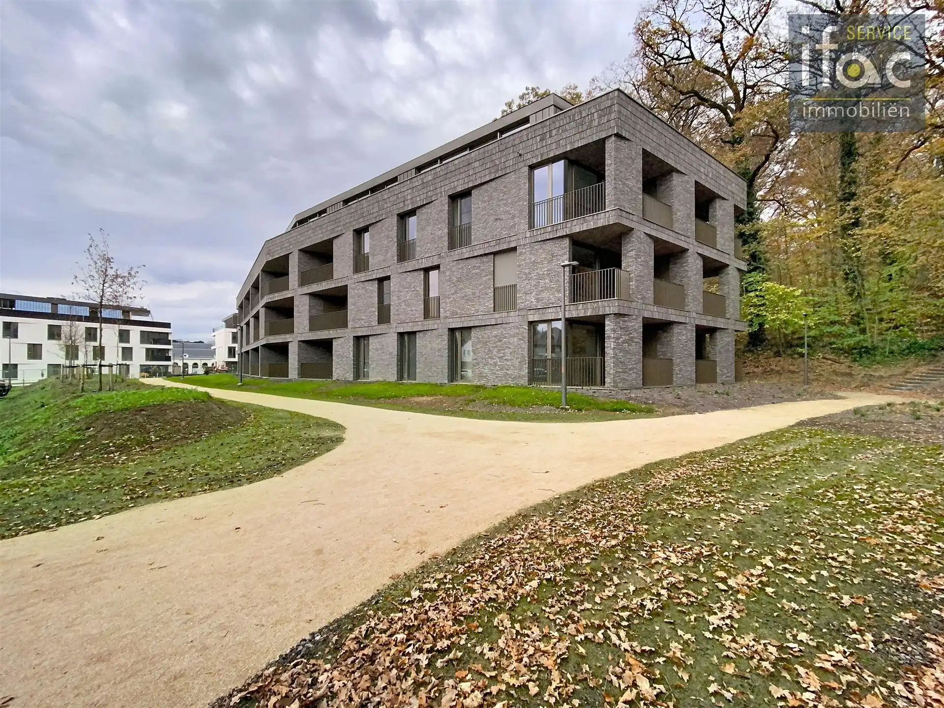 Luxe appartement met ruim terras en 2 autostaanplaatsen foto 18