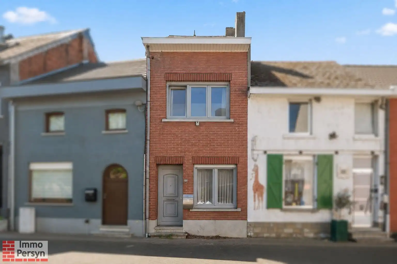 Hoofdfoto van de publicatie: Te renoveren rijwoning met tuin in hartje Zichem