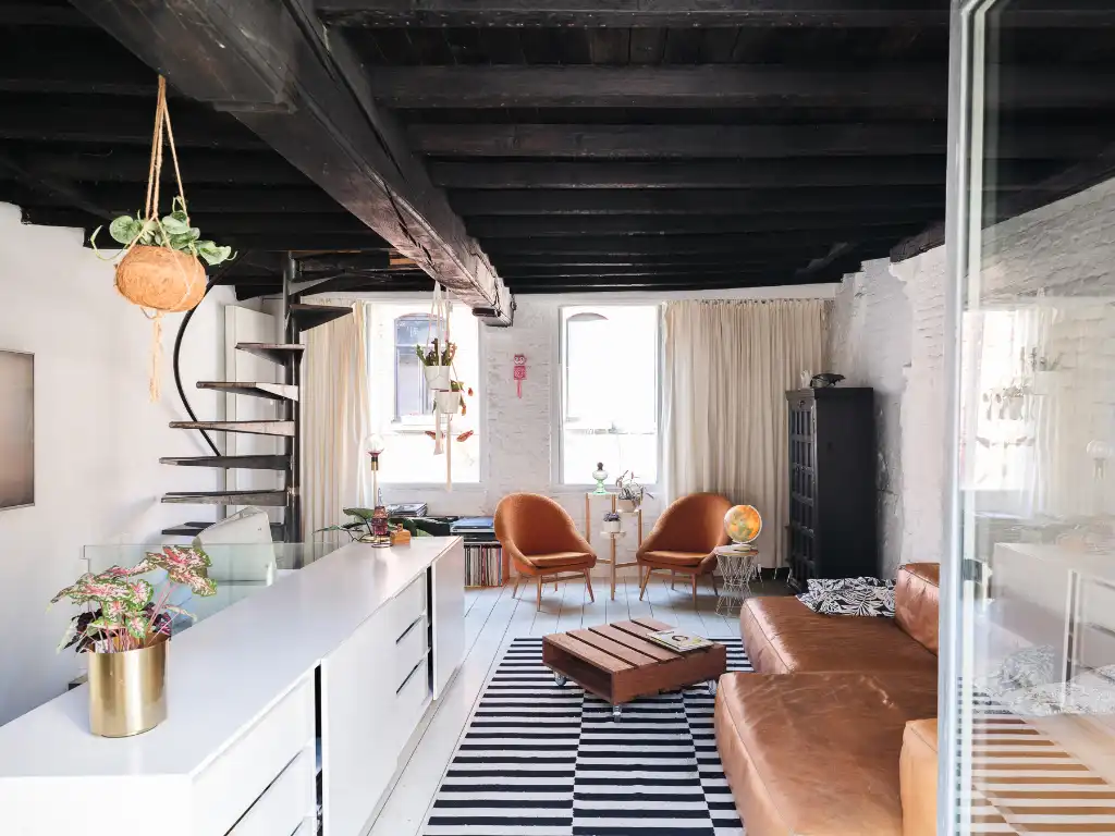 Centrum Gent, karaktervolle woning waar authenticiteit en hedendaagse ruimtelijkheid en architectuur elkaar ontmoeten. foto 2