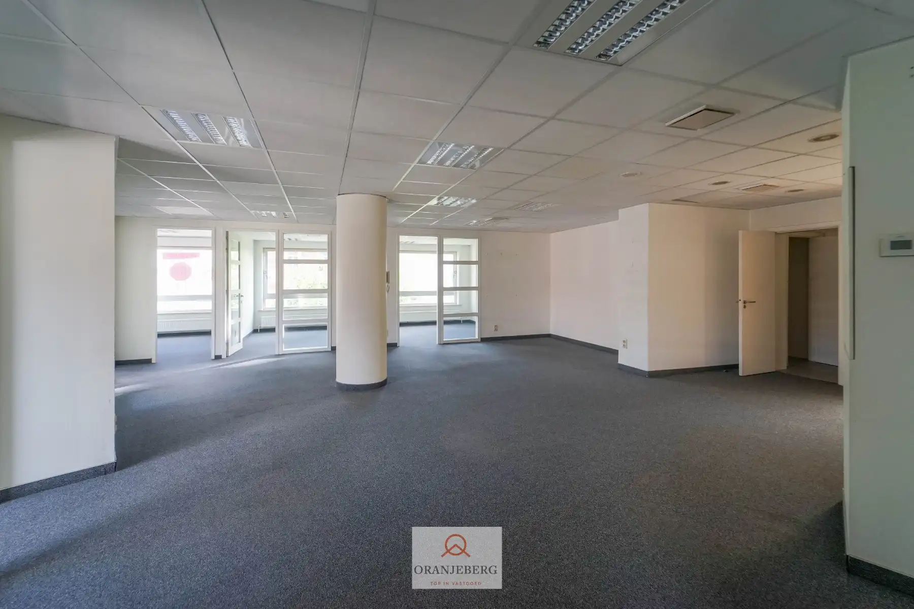 Instapklaar hoekkantoor met 5 ruimtes aan François Laurentplein foto 11