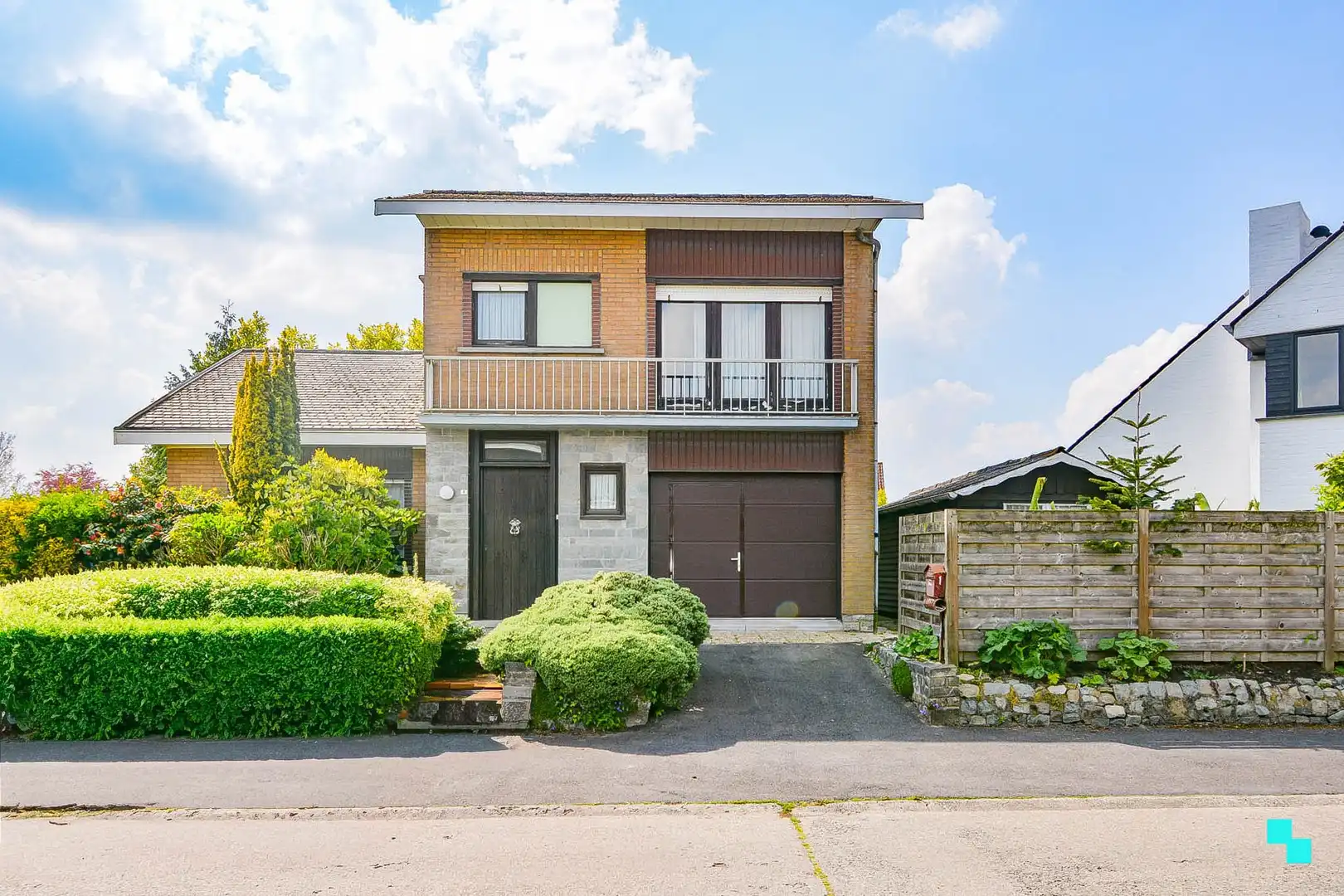 Te renoveren woning op aantrekkelijk hoekperceel te Hooglede foto 2