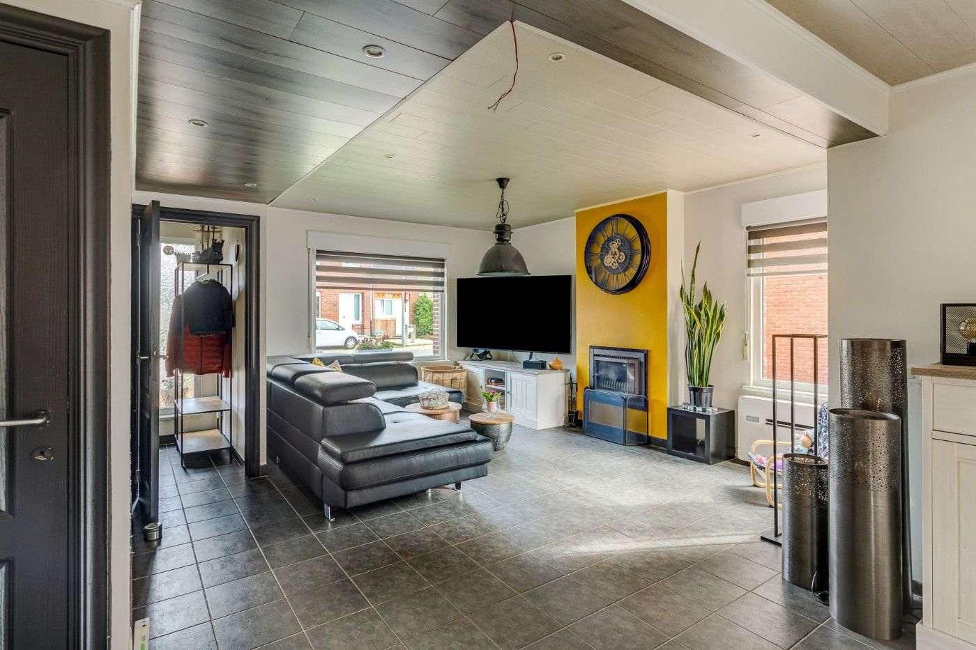 Vrijstaande, grote woning met dubbele garage op Z-perceel van 1093m² foto 3