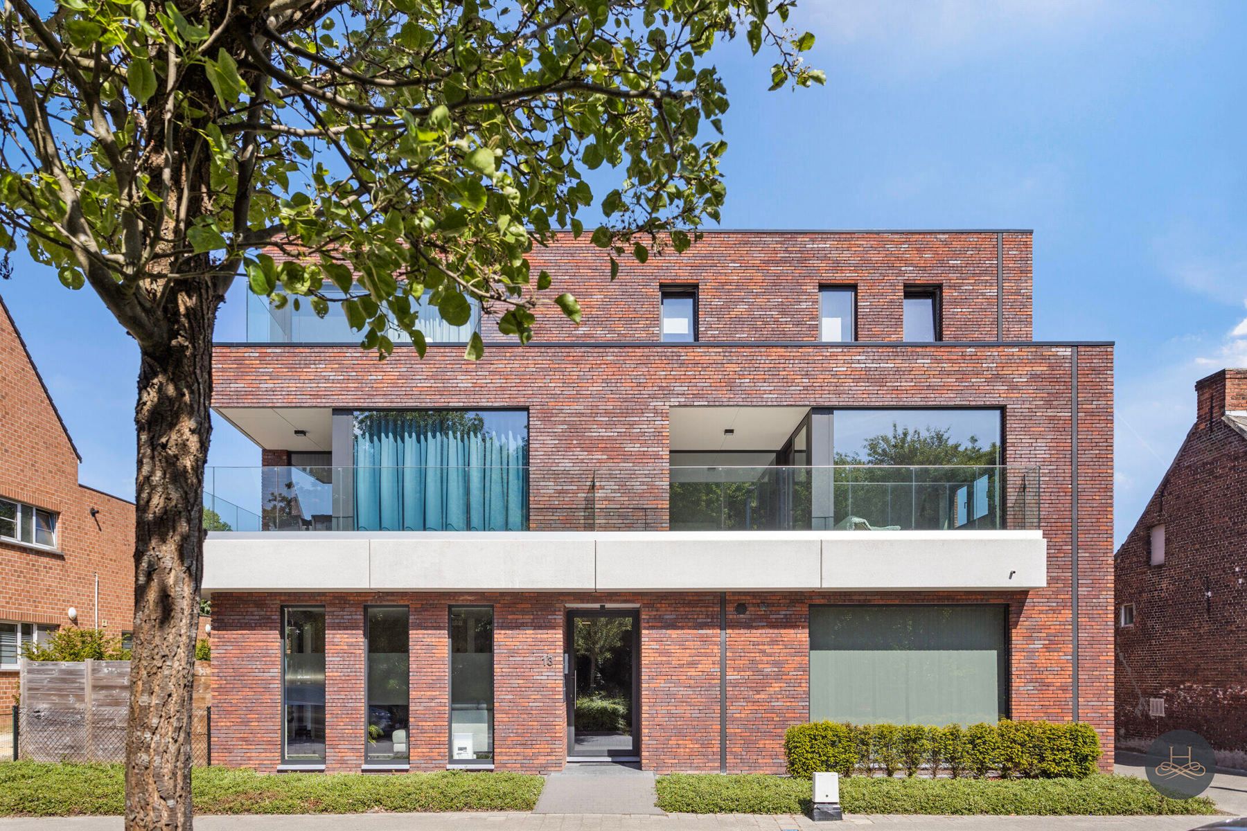 Lichtrijk, recent gelijkvloers appartement met toffe tuin foto 3