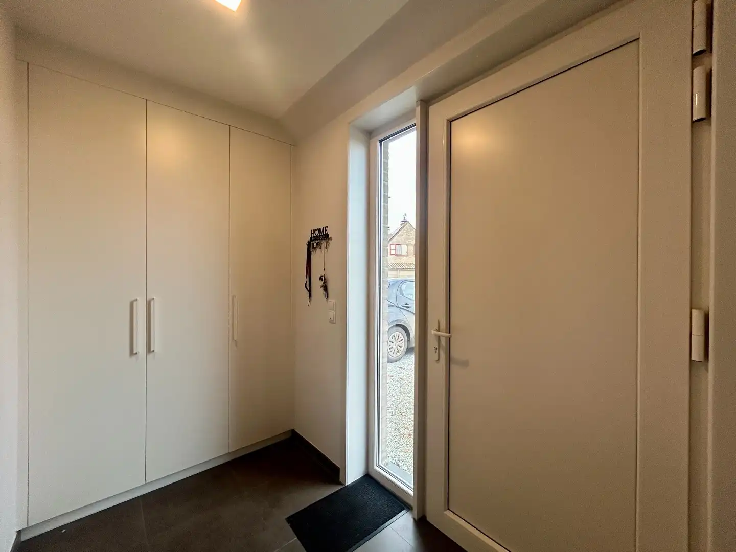 Recente halfopen bebouwing met 3 slaapkamers, garage en tuin te Vinkt! foto 2