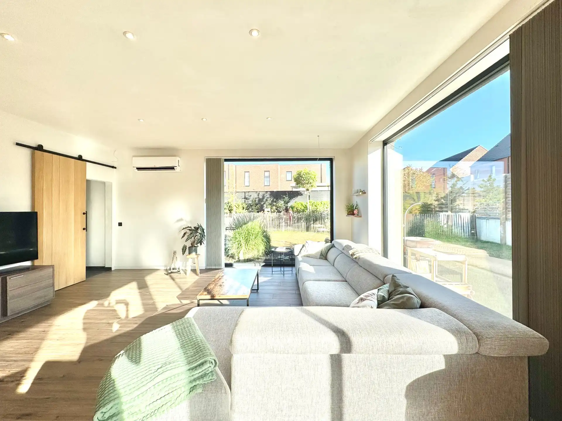 MAGAZIJN MET WOONST foto 19