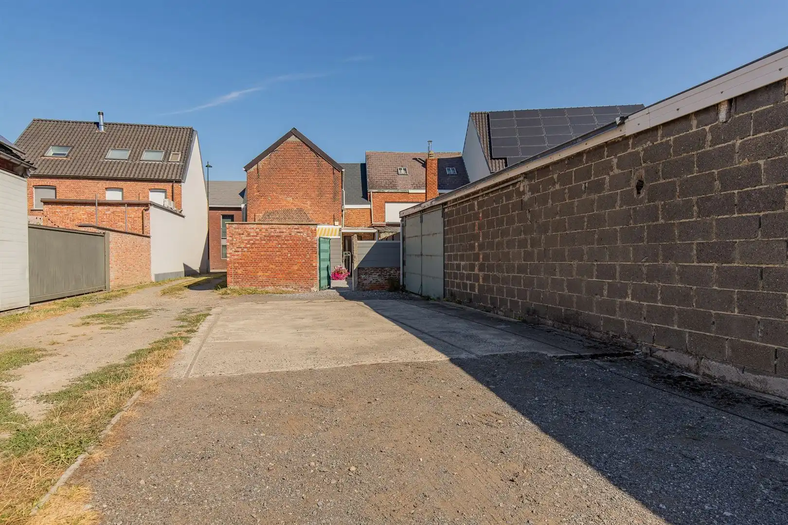 Gezellige HOB met ruime tuin, serres, tuinhuis en eigen oprit te Buggenhout foto 21
