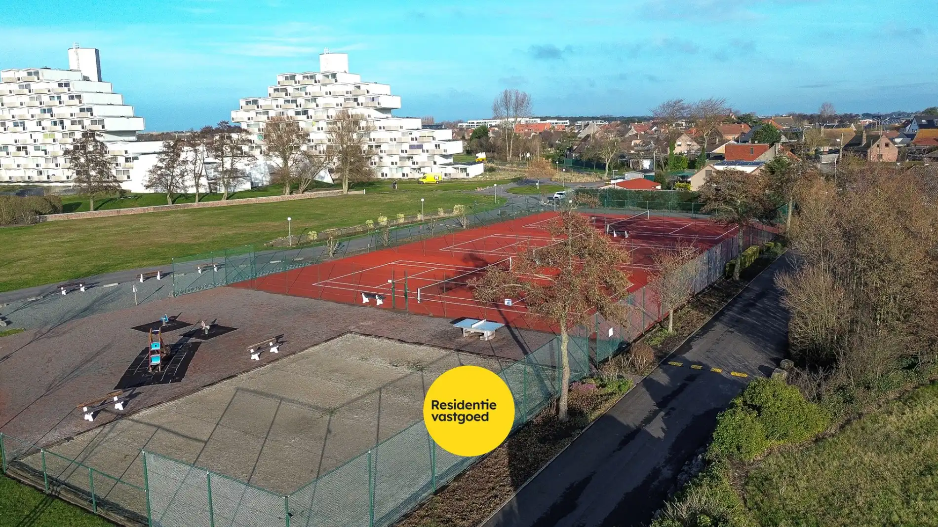Eénslaapkamerappartement met terras, vlakbij strand en zee!  foto 18