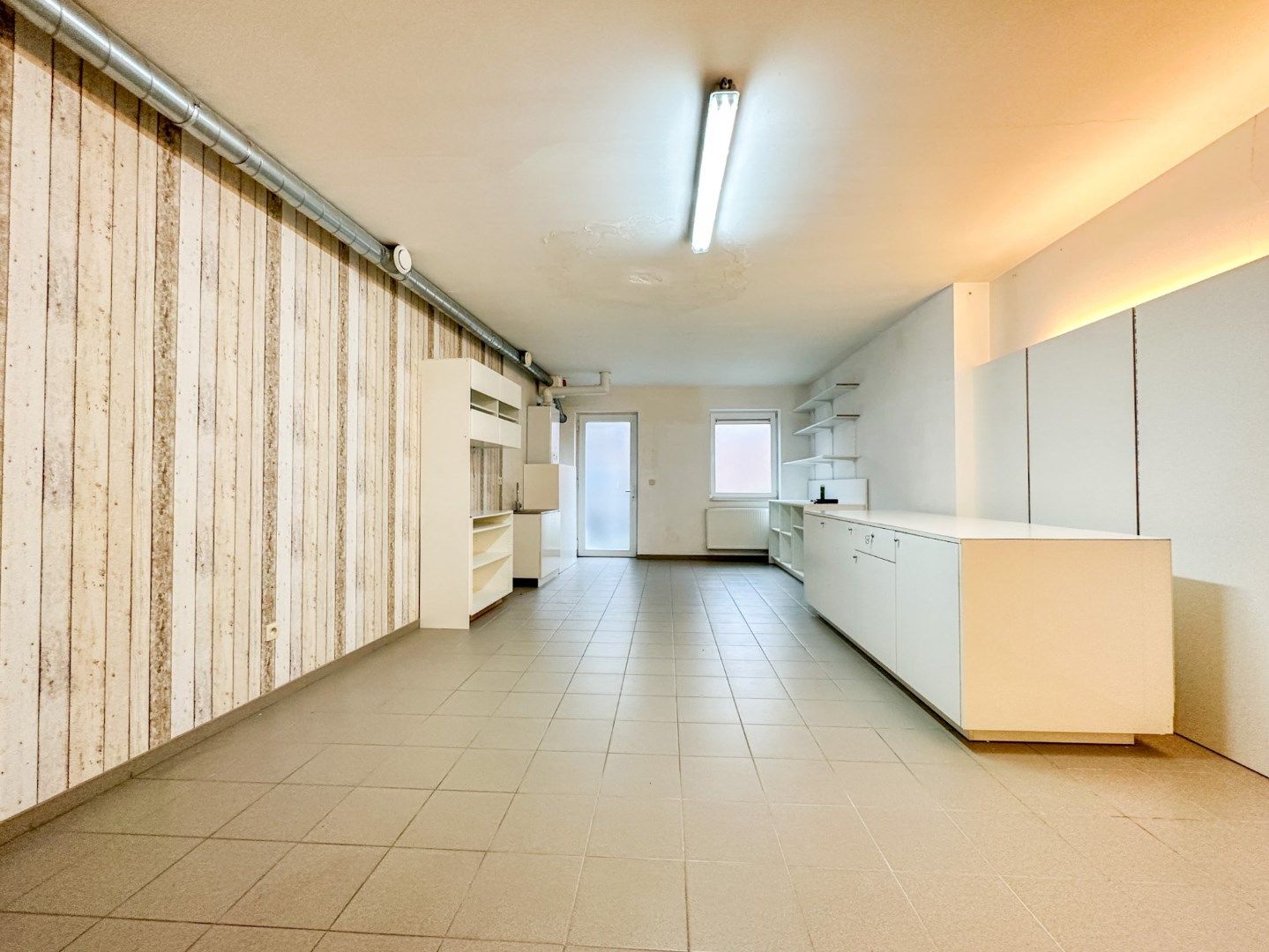 Instapklare handelsruimte voor winkel of kantoor, centrum Torhout foto 12