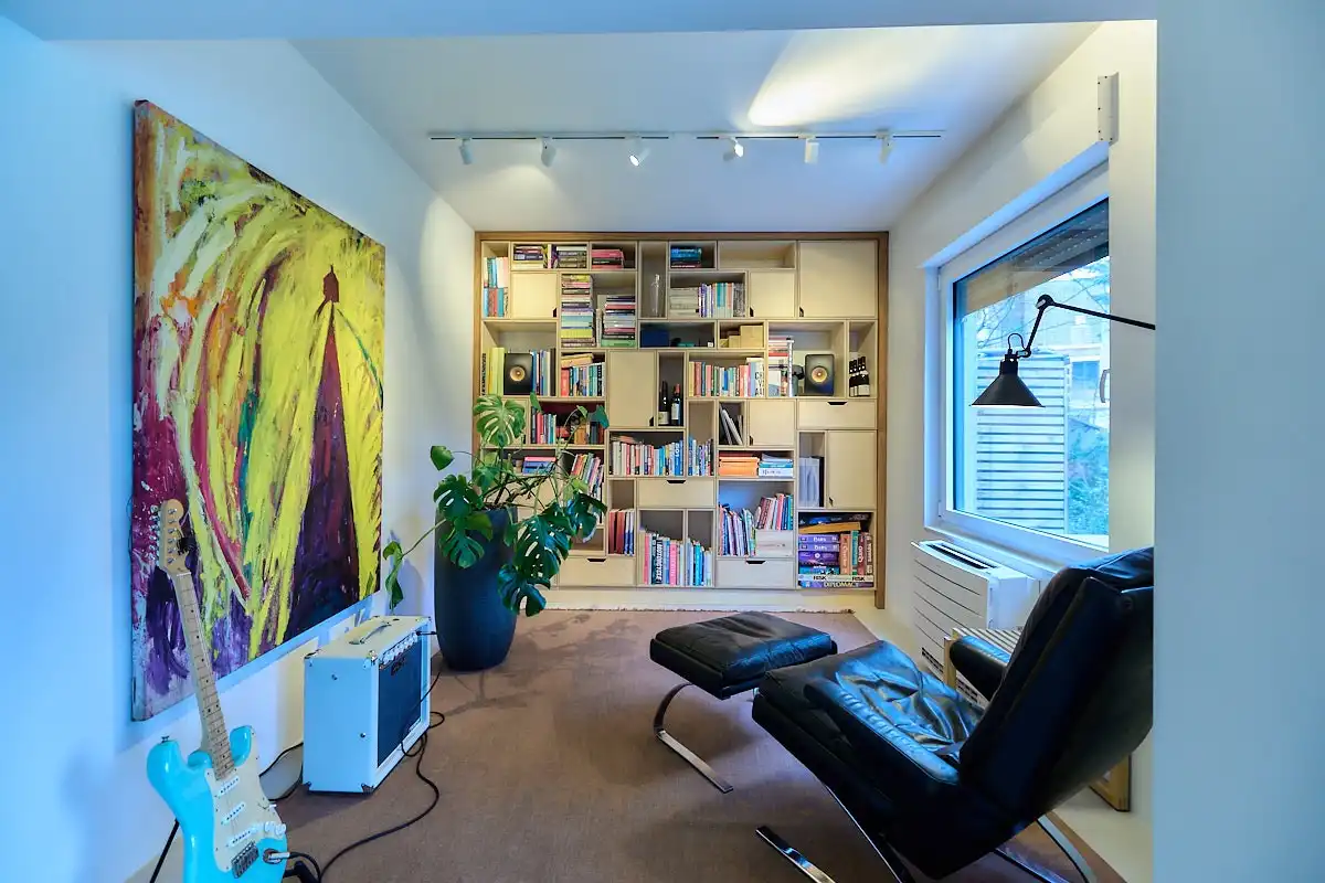 Hoogwaardig gerenoveerd villa-appartement met grote zonnige tuin. foto 9