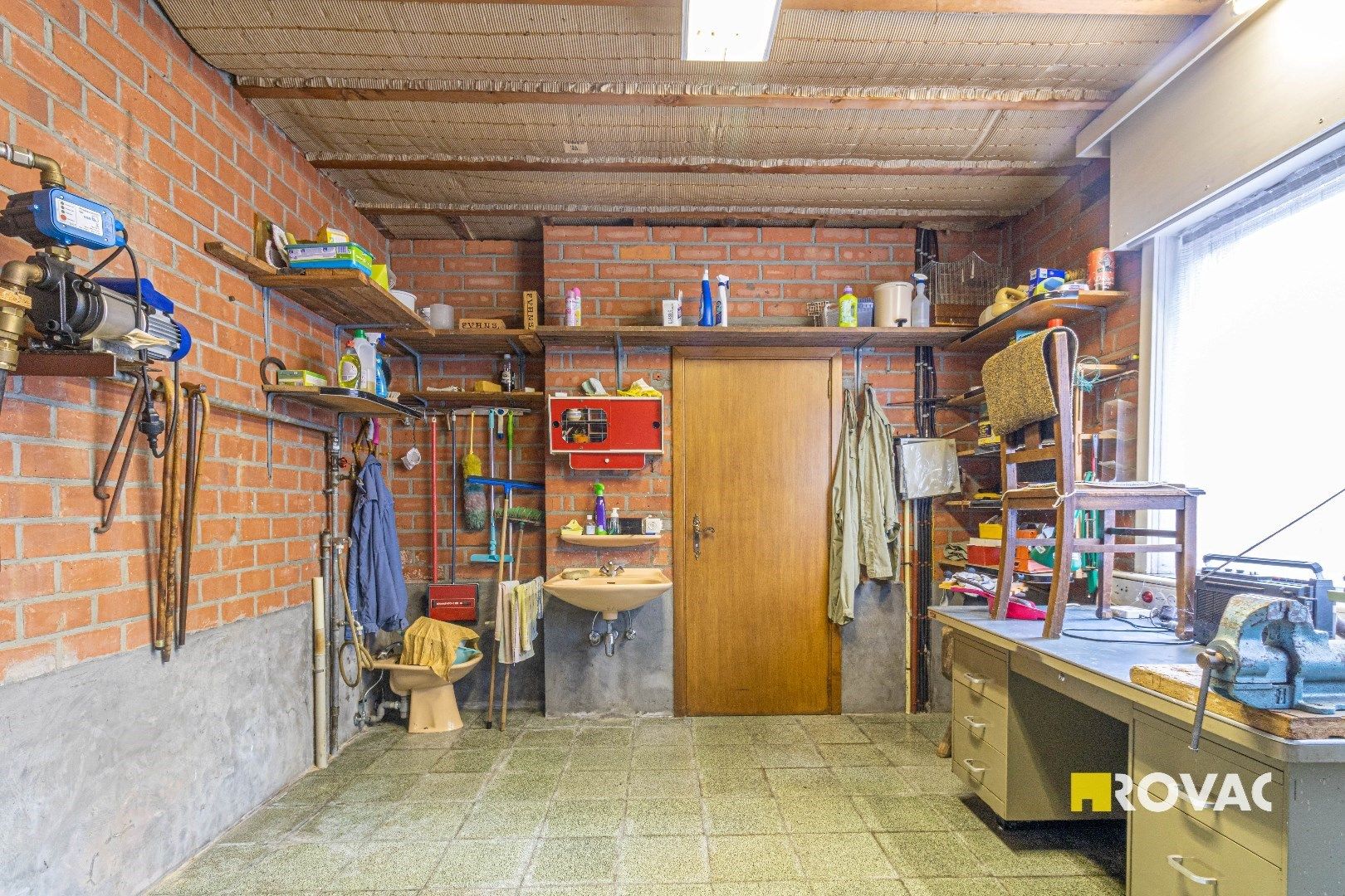 Ruime woning met 4 slaapkamers én veel potentieel nabij centrum foto 7