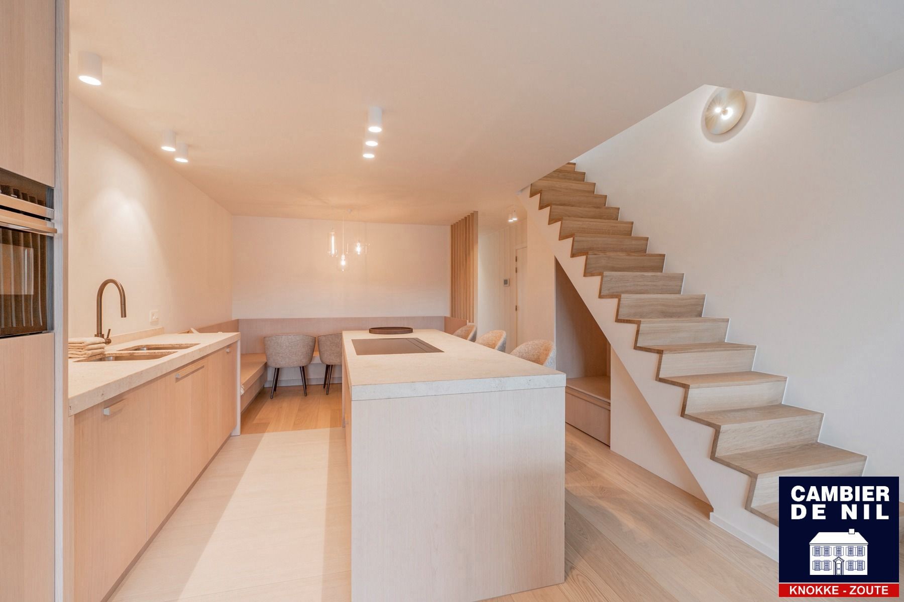 Vernieuwd appartement met open zichten mooie terrassen foto 9