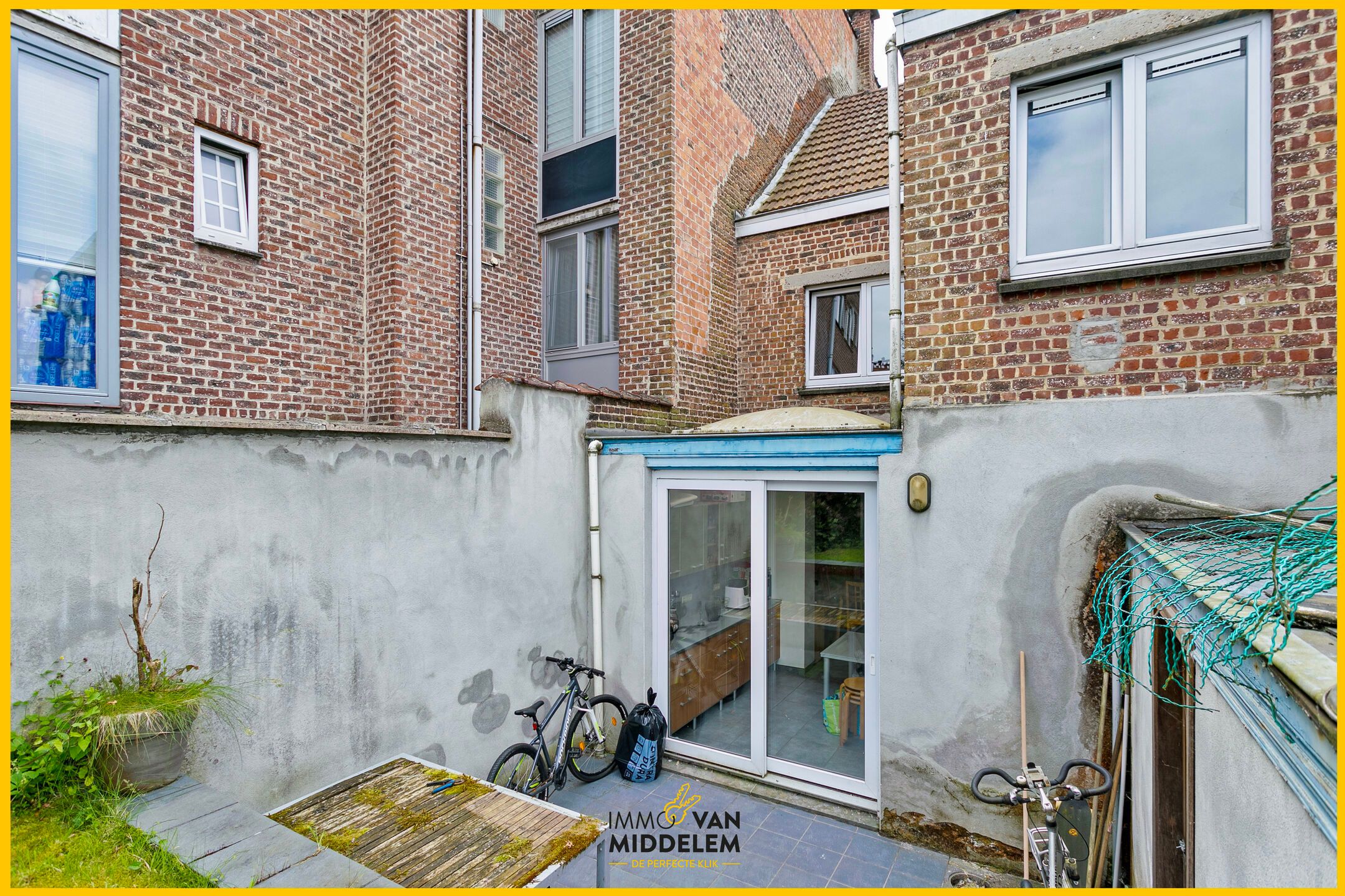 DEELS GERENOVEERDE 2-GEVEL WONING MET 2 SLAAPKAMERS EN TUIN foto 11