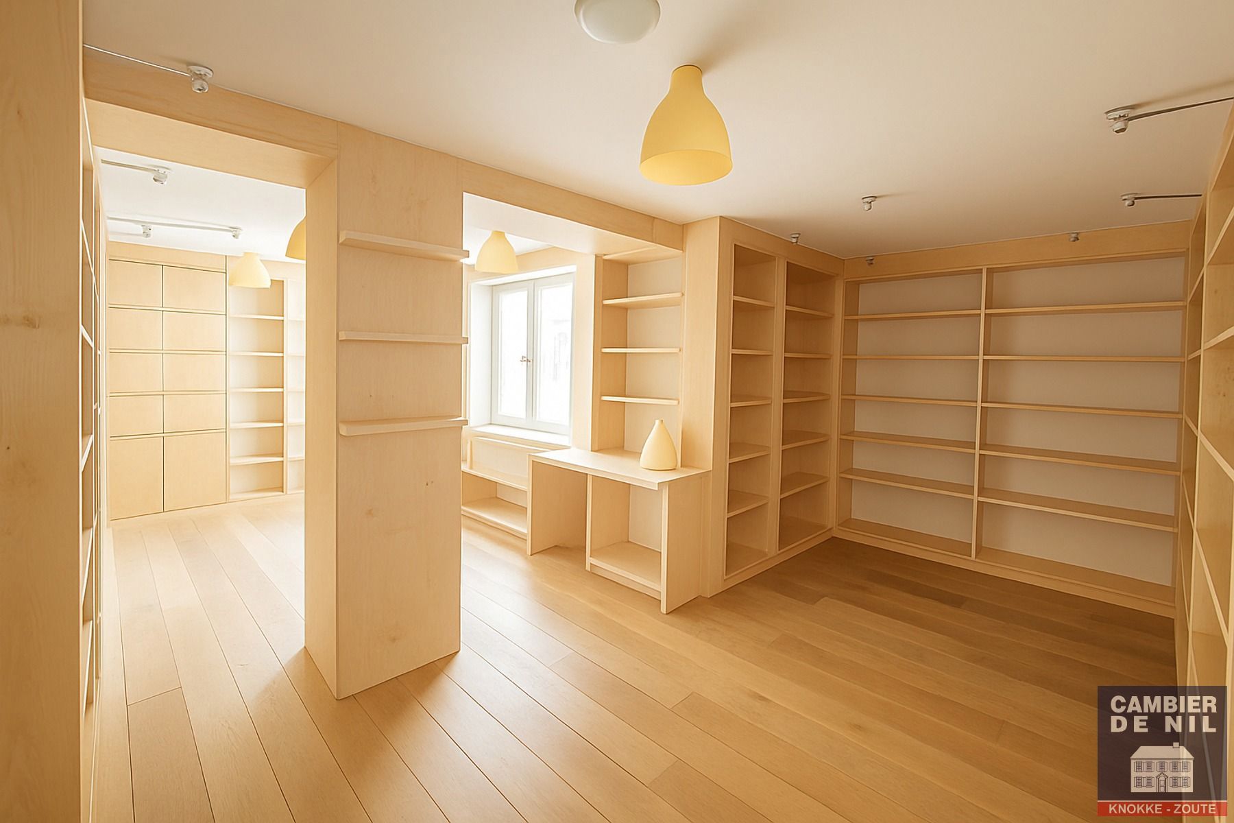 Te huur handelspand op toplocatie – Zeedijk Het Zoute, vlak bij het Albertplein foto 4